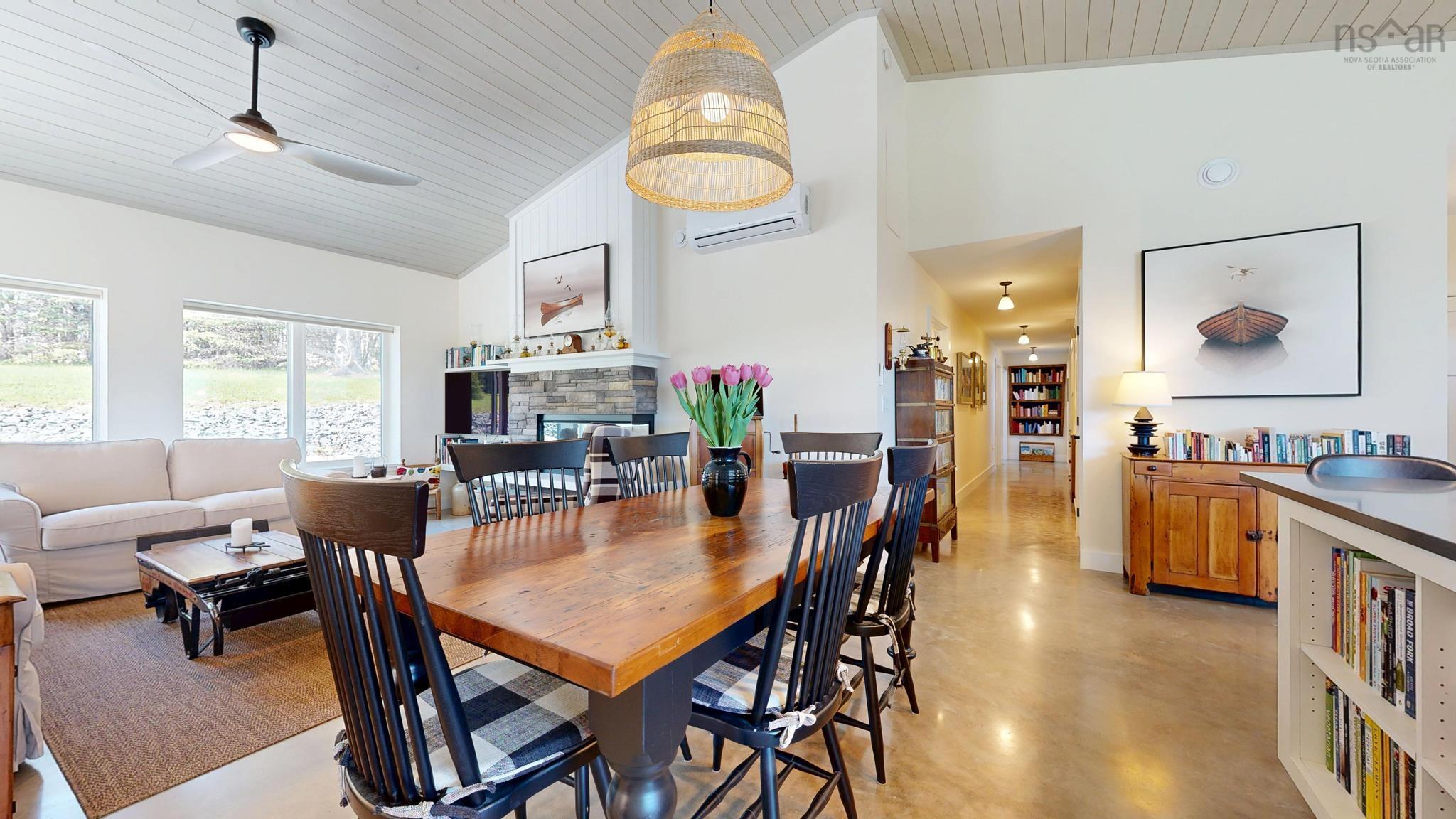 $1,235,000.00: 207 Hebb Point Road, Heckmans Island