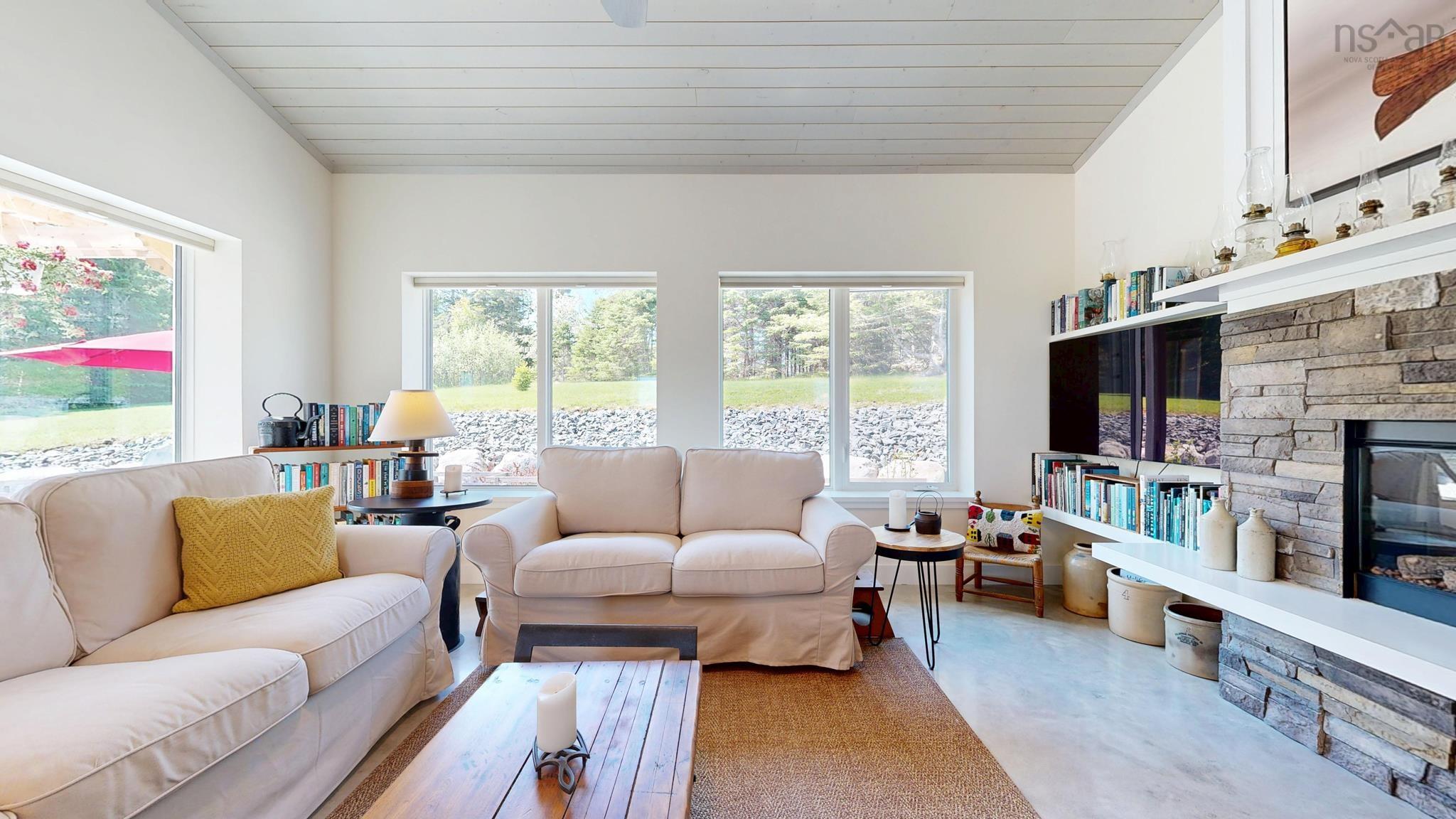 $1,235,000.00: 207 Hebb Point Road, Heckmans Island