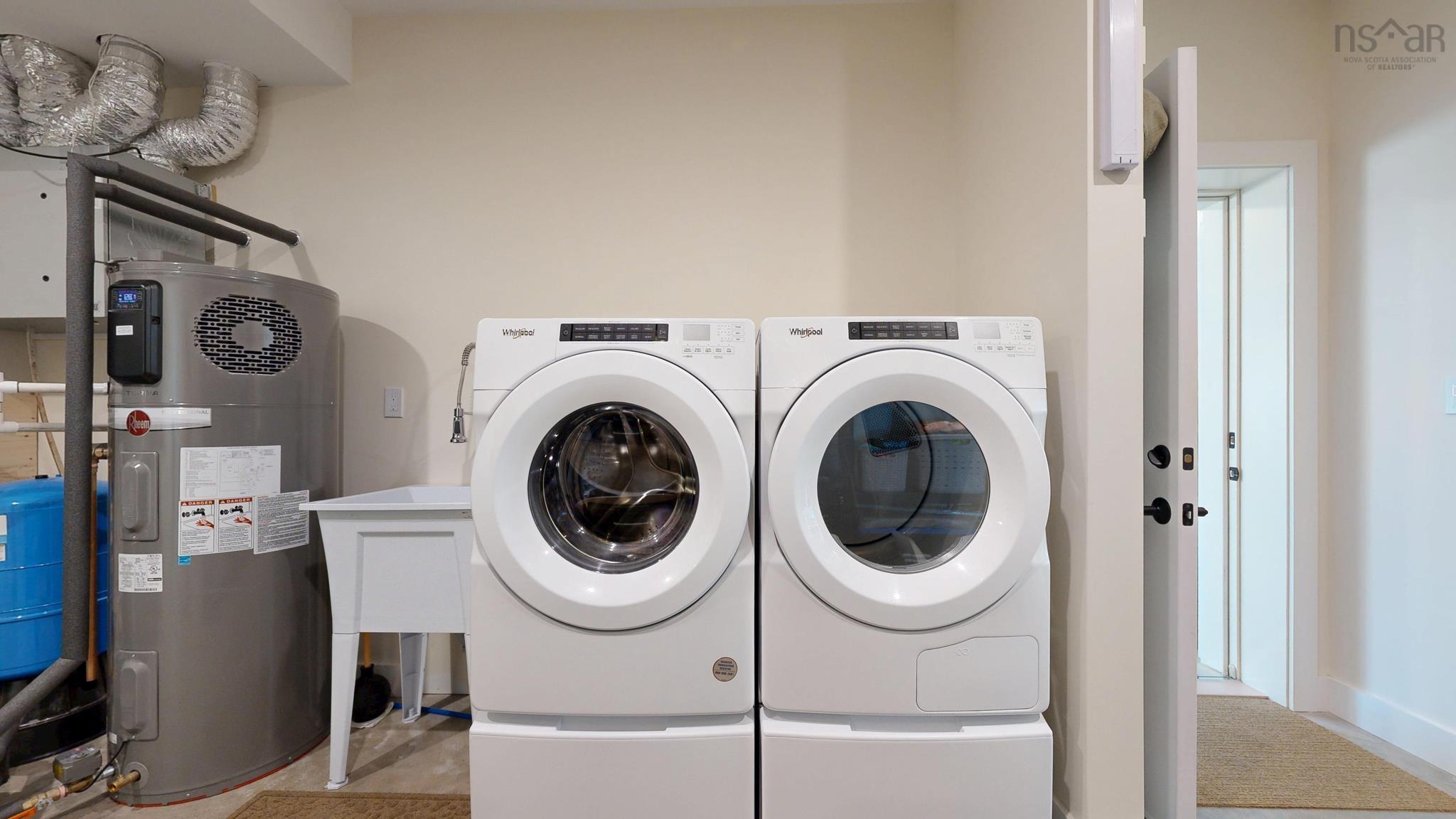 $1,235,000.00: 207 Hebb Point Road, Heckmans Island