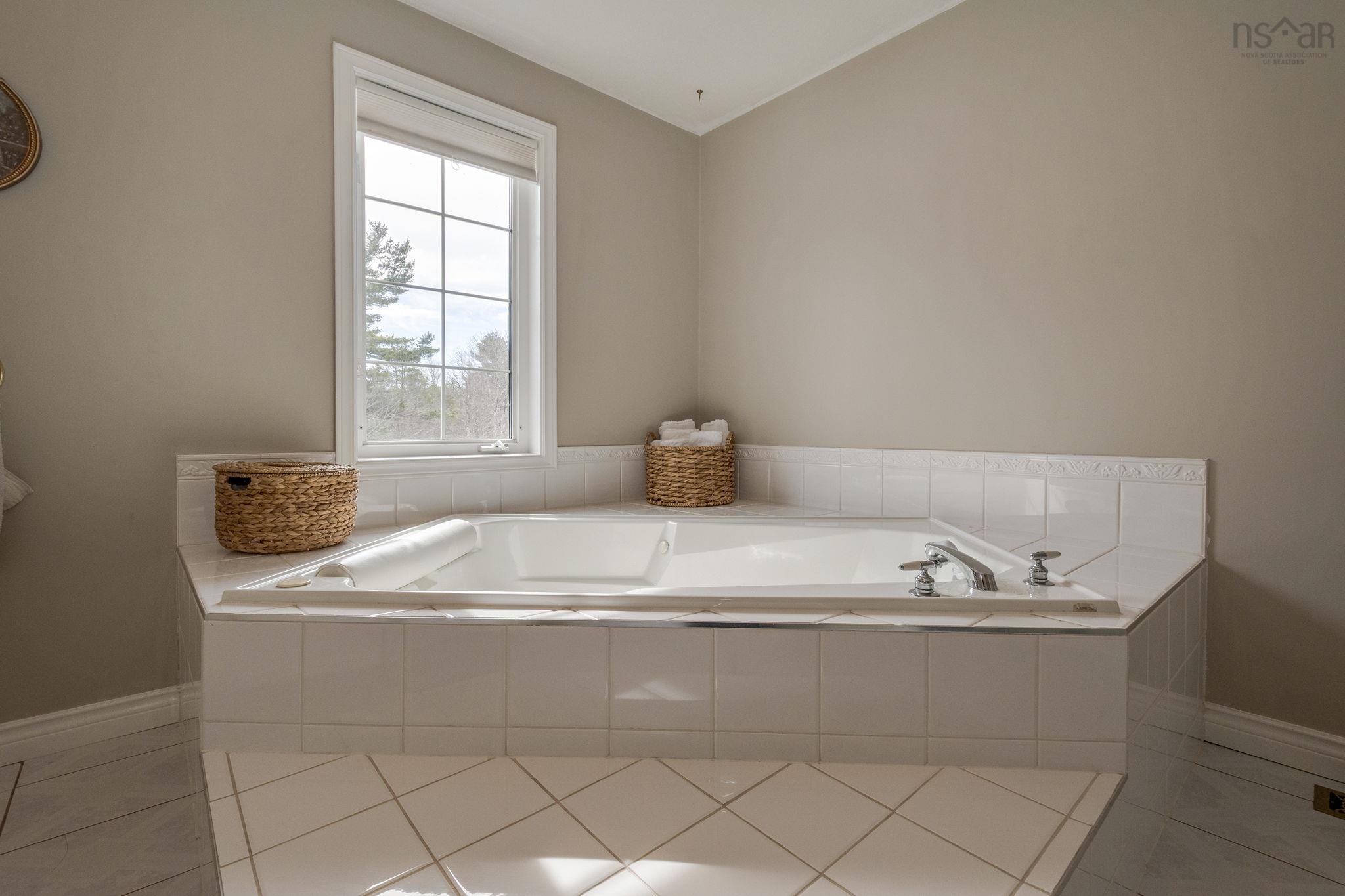 $614,900.00: 79 Auburnwood Lane, Auburn