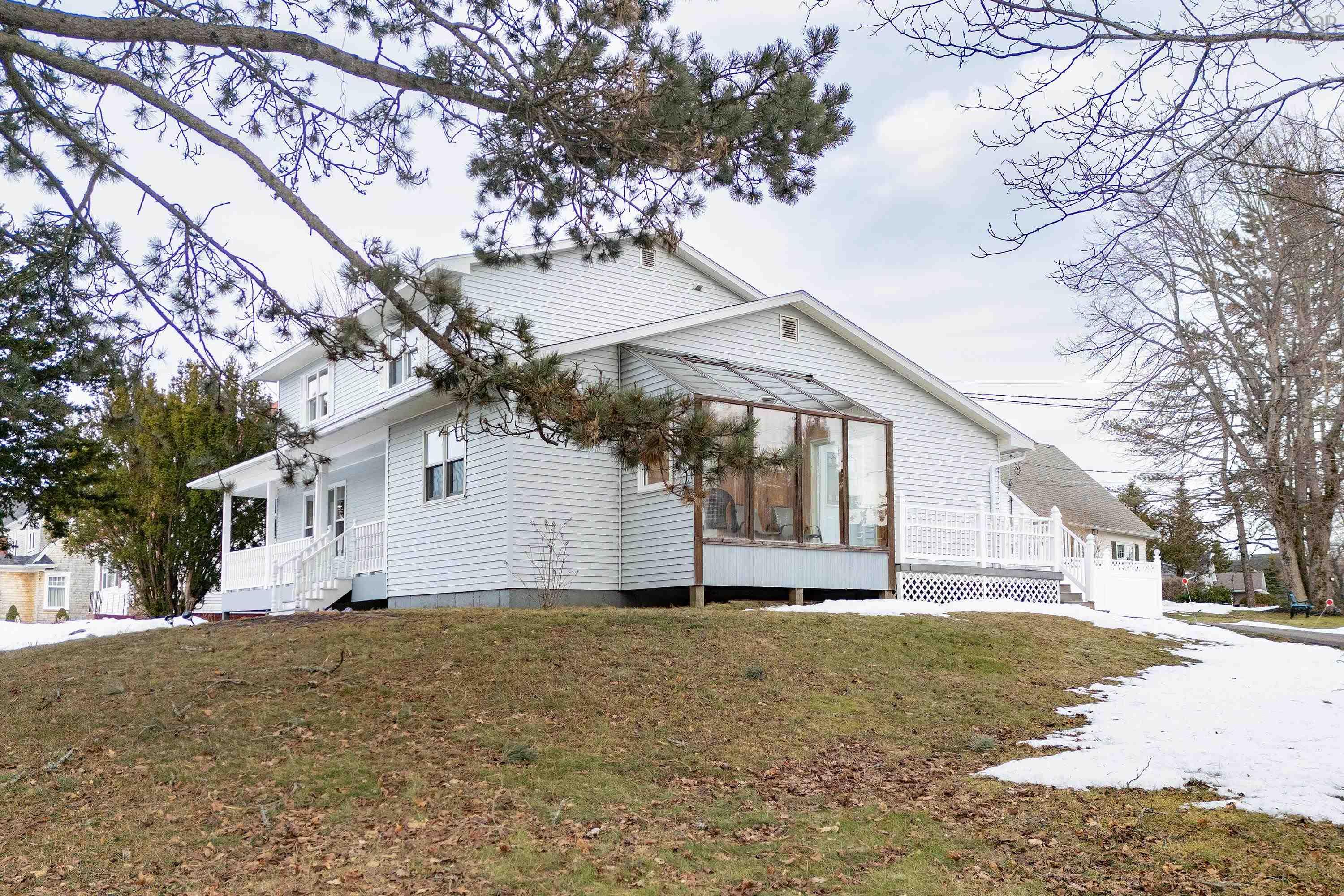 $469,900.00: 193a Victoria Street E, Amherst
