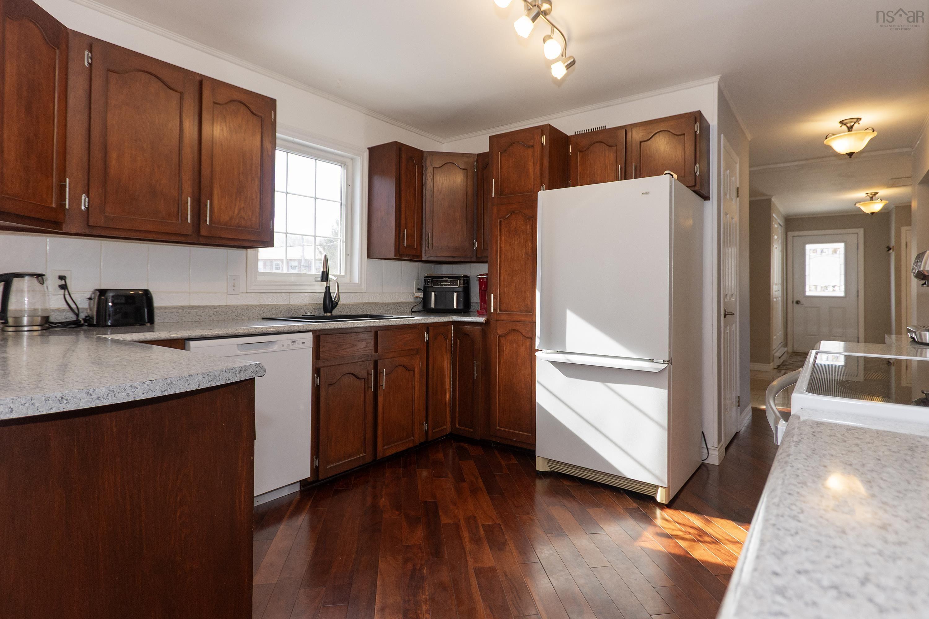 $469,900.00: 193a Victoria Street E, Amherst