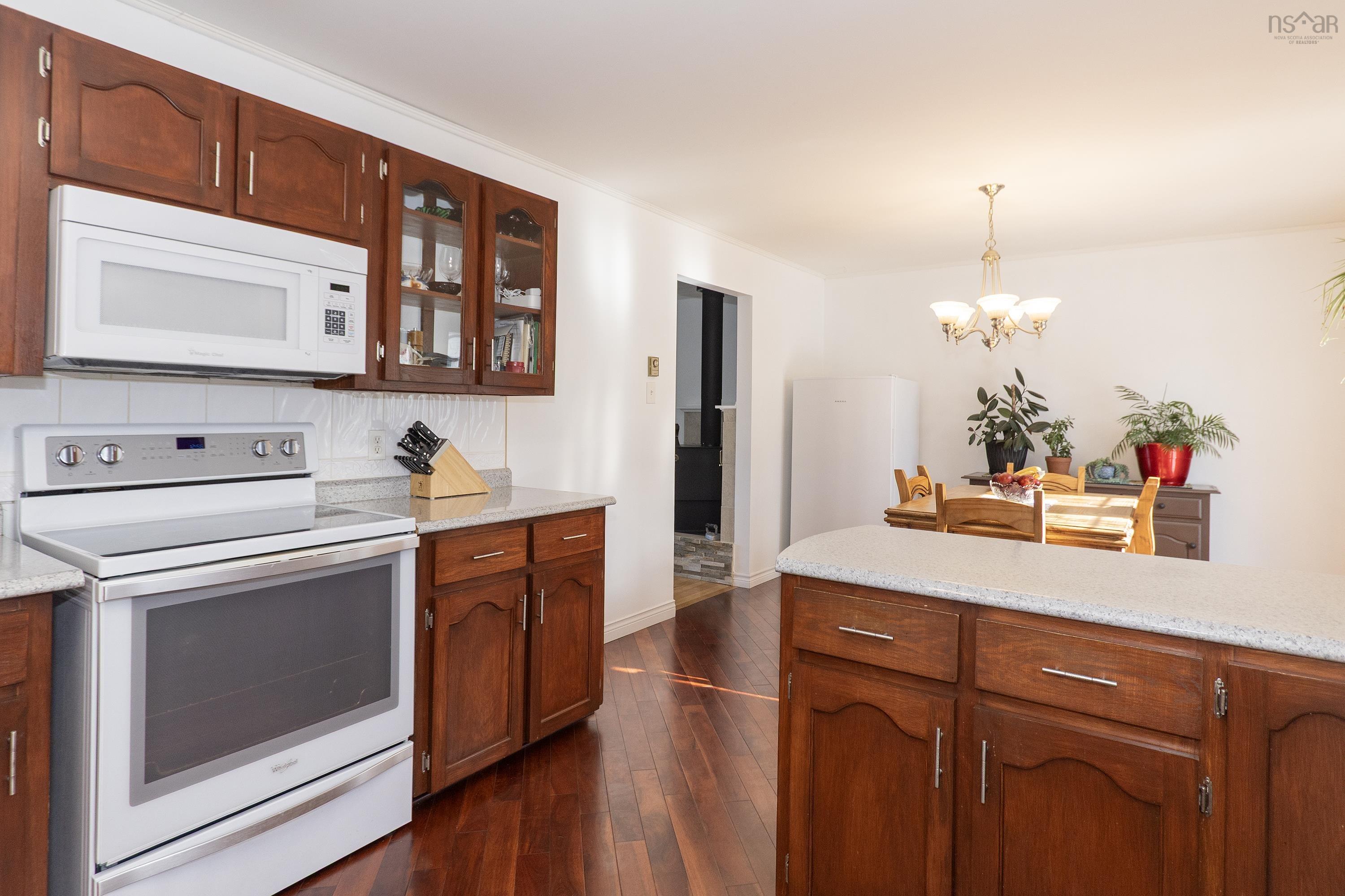 $469,900.00: 193a Victoria Street E, Amherst