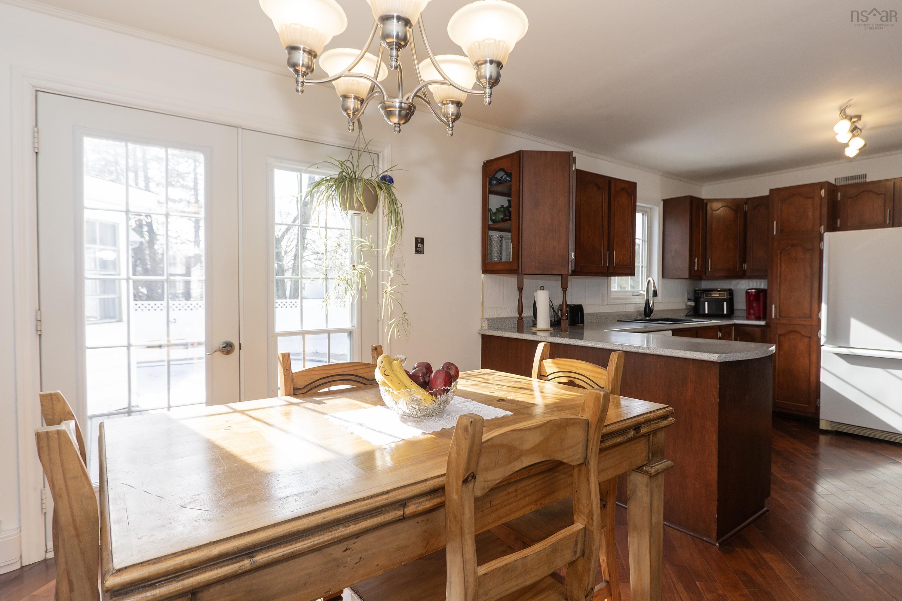 $469,900.00: 193a Victoria Street E, Amherst