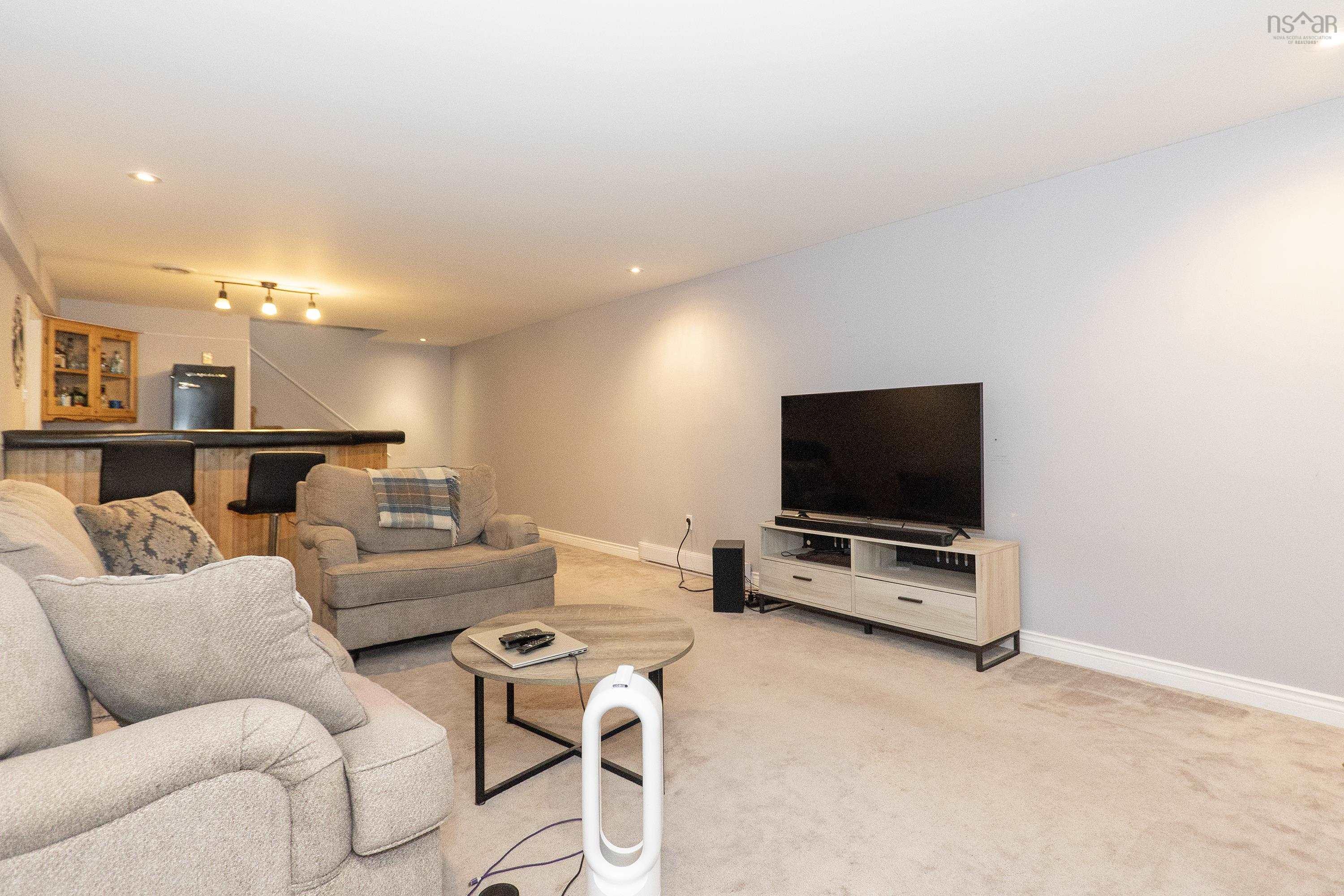 $469,900.00: 193a Victoria Street E, Amherst