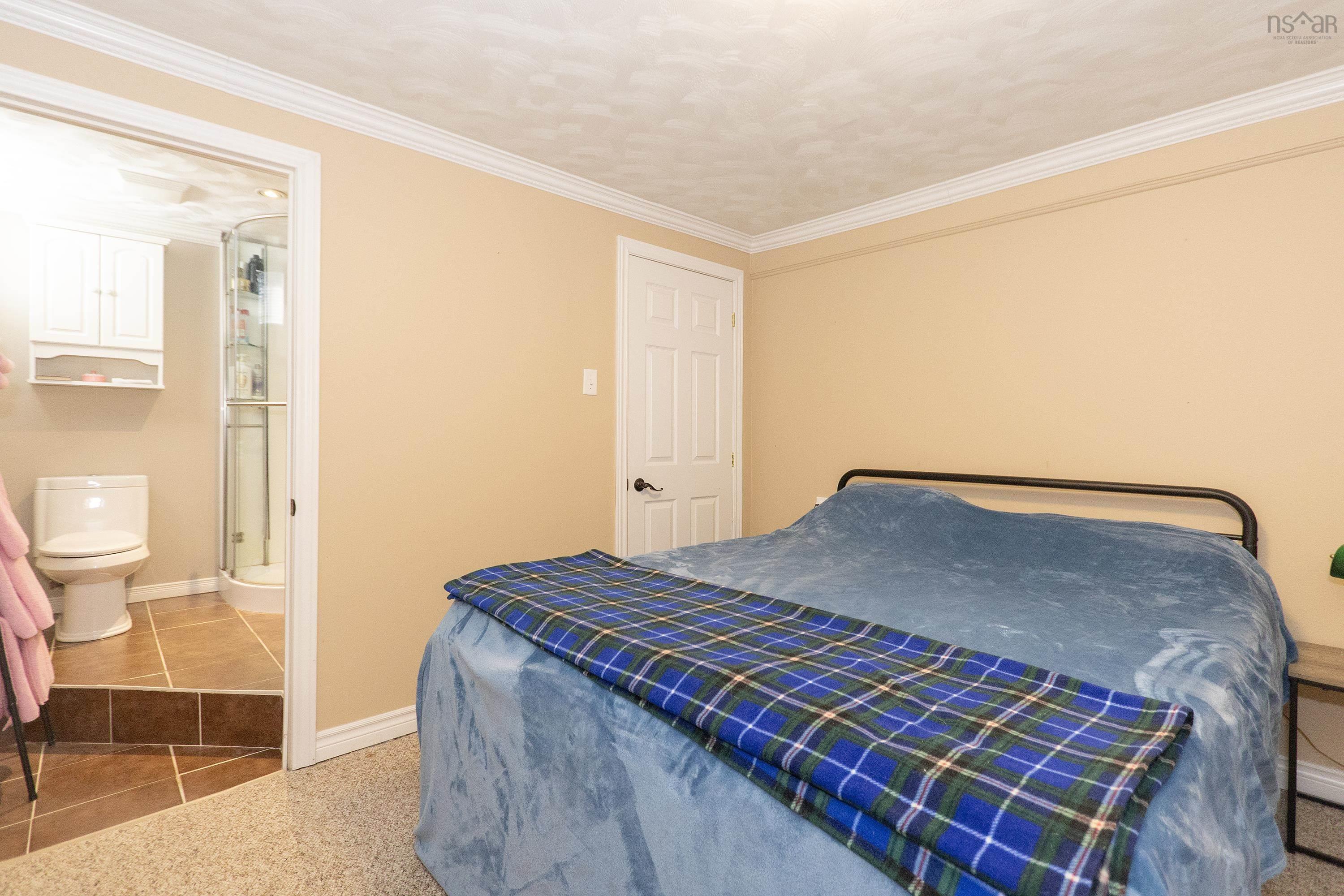 $469,900.00: 193a Victoria Street E, Amherst