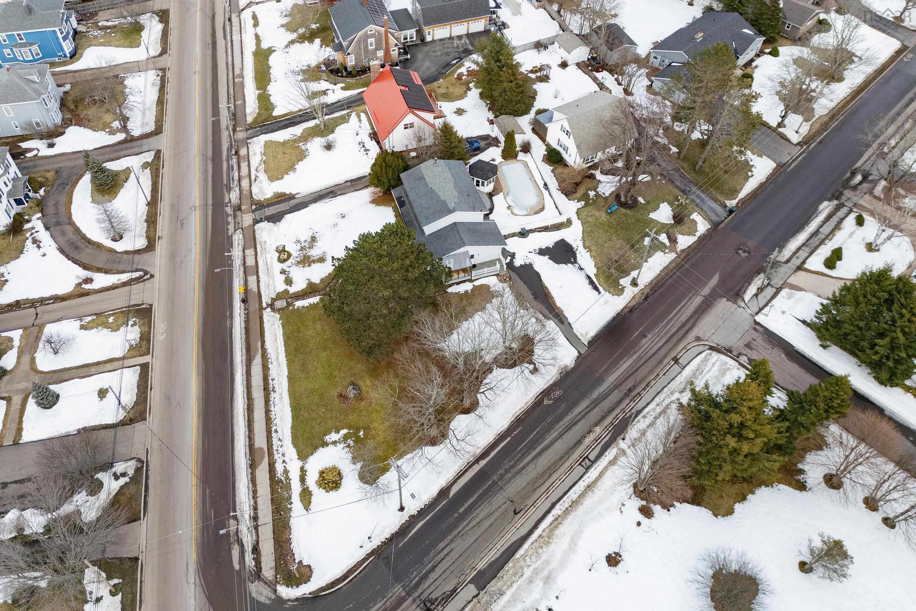 $469,900.00: 193a Victoria Street E, Amherst