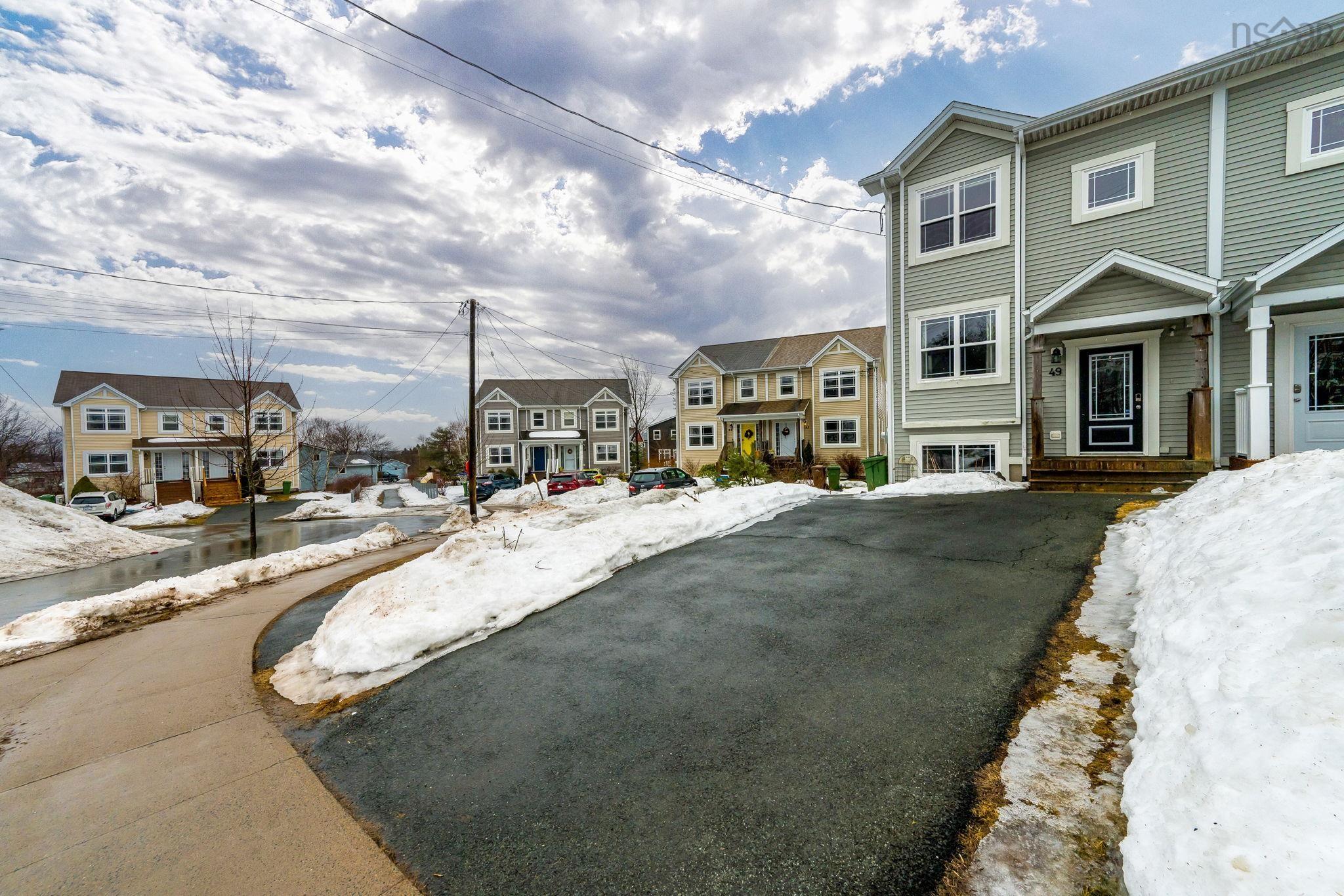 $549,900.00: 49 Halef Court, Halifax