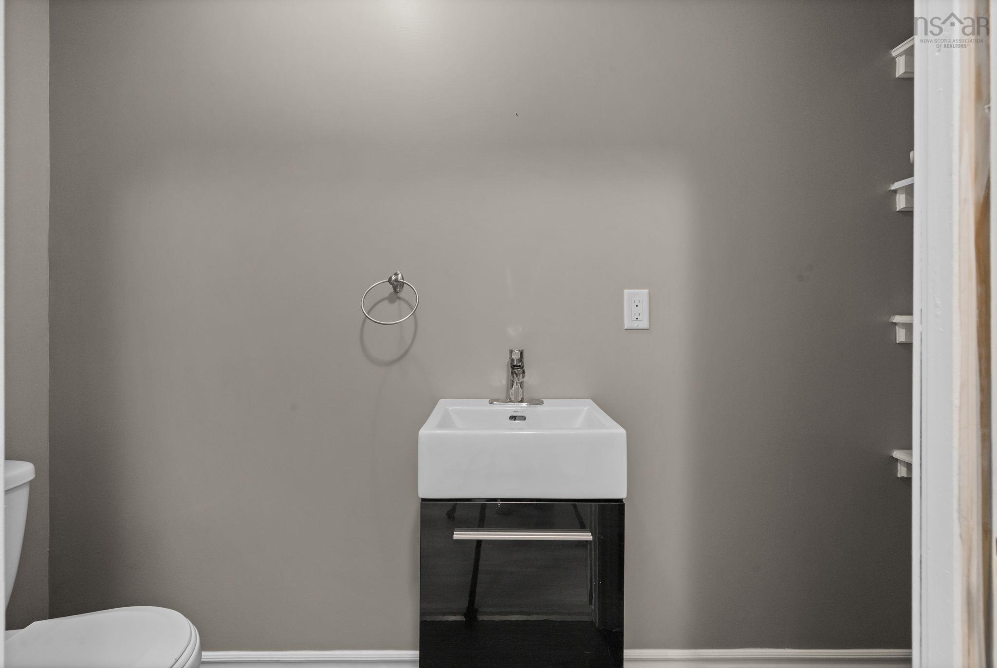 $549,900.00: 49 Halef Court, Halifax