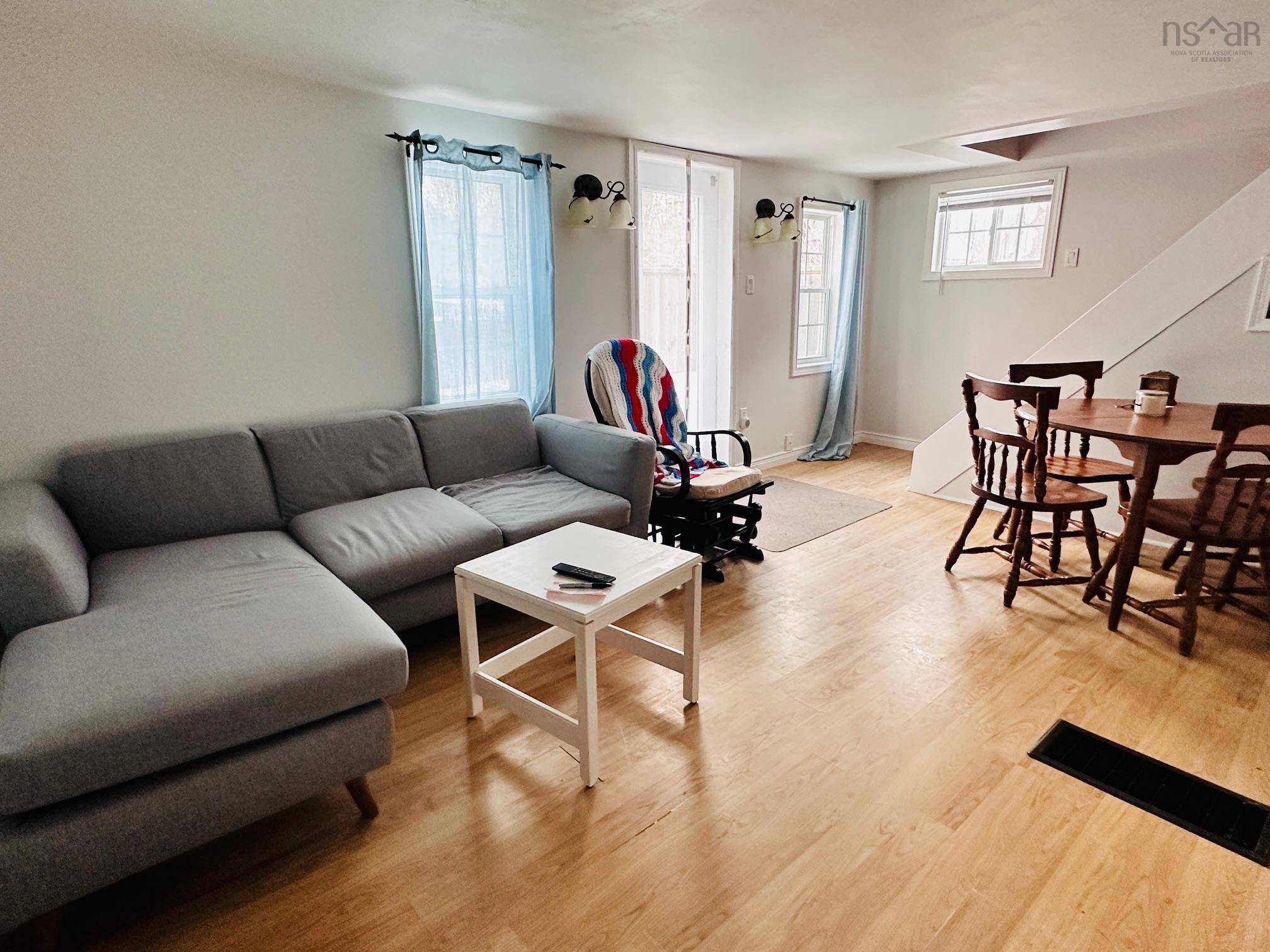 $205,000.00: 65 Town Lake Road, Liverpool