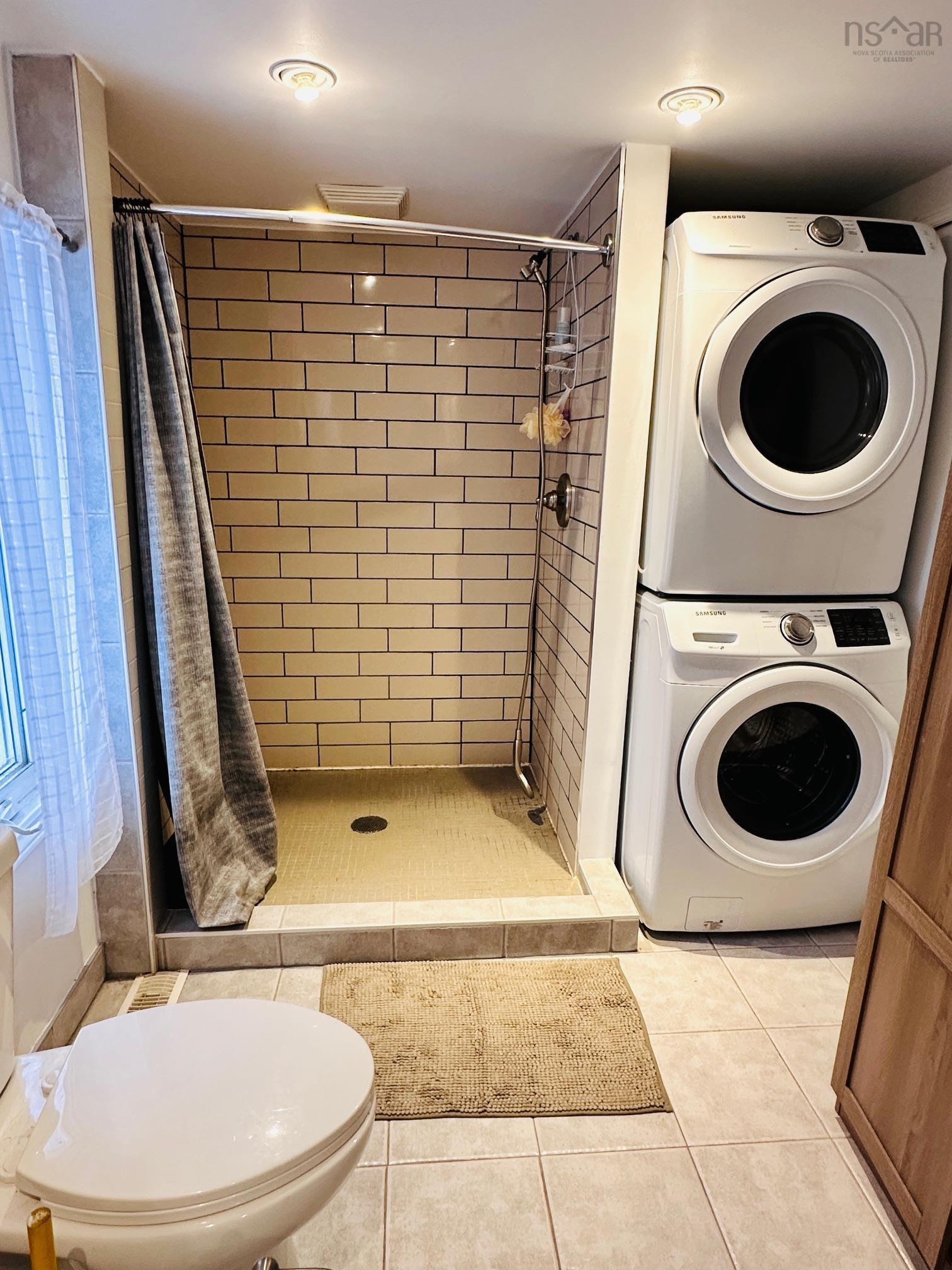 $205,000.00: 65 Town Lake Road, Liverpool