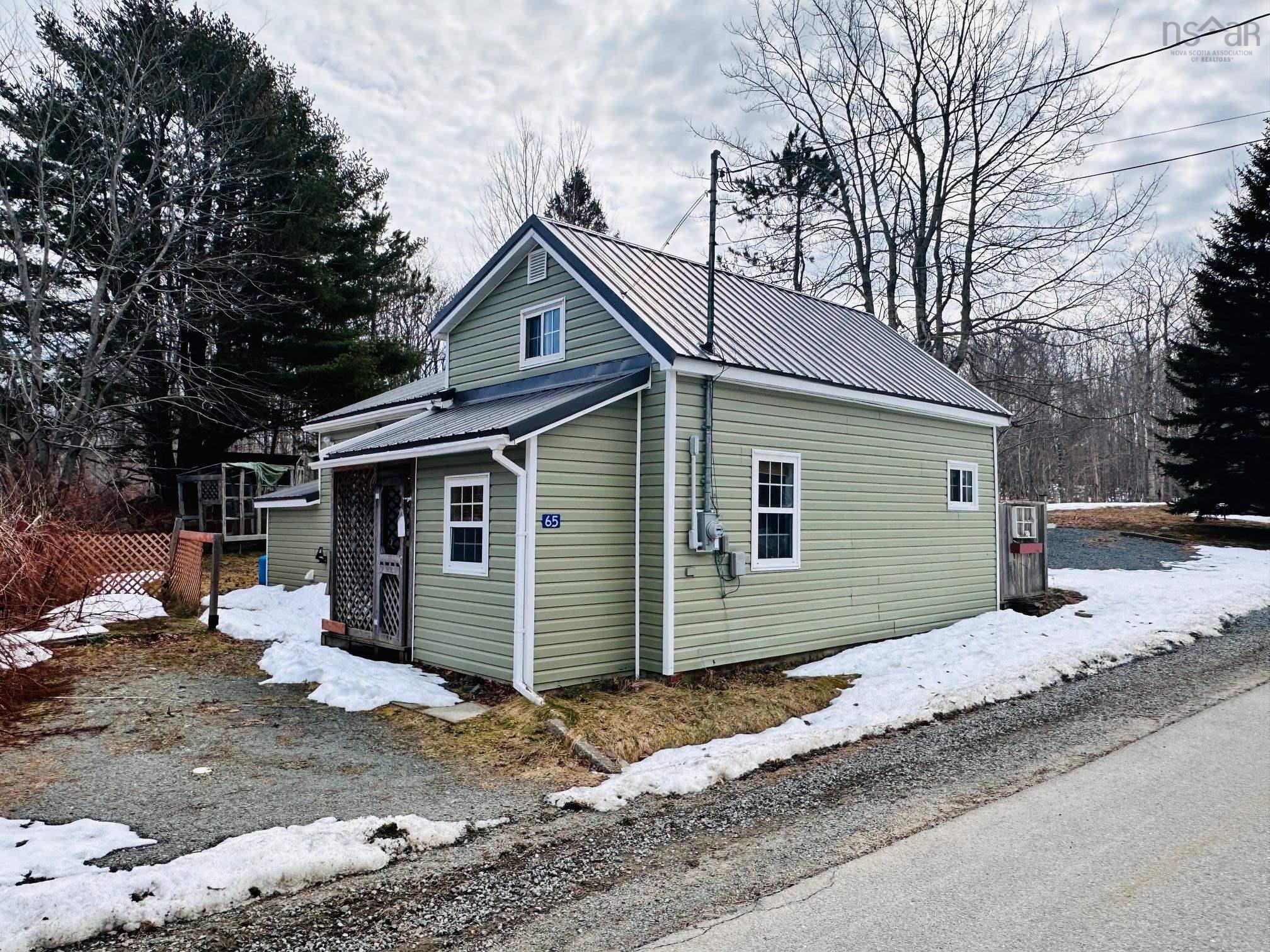 $215,000.00: 65 Town Lake Road, Liverpool