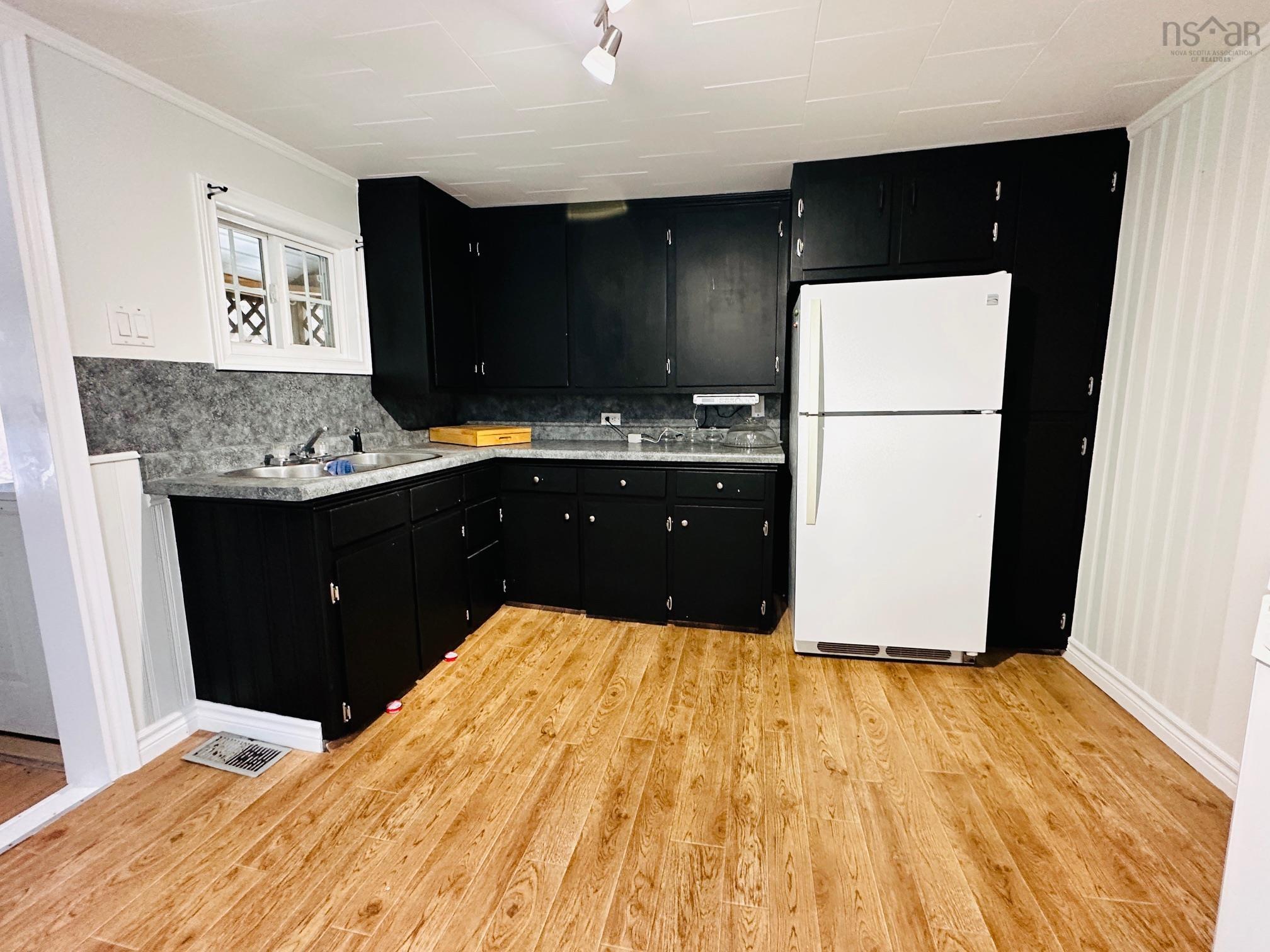 $205,000.00: 65 Town Lake Road, Liverpool