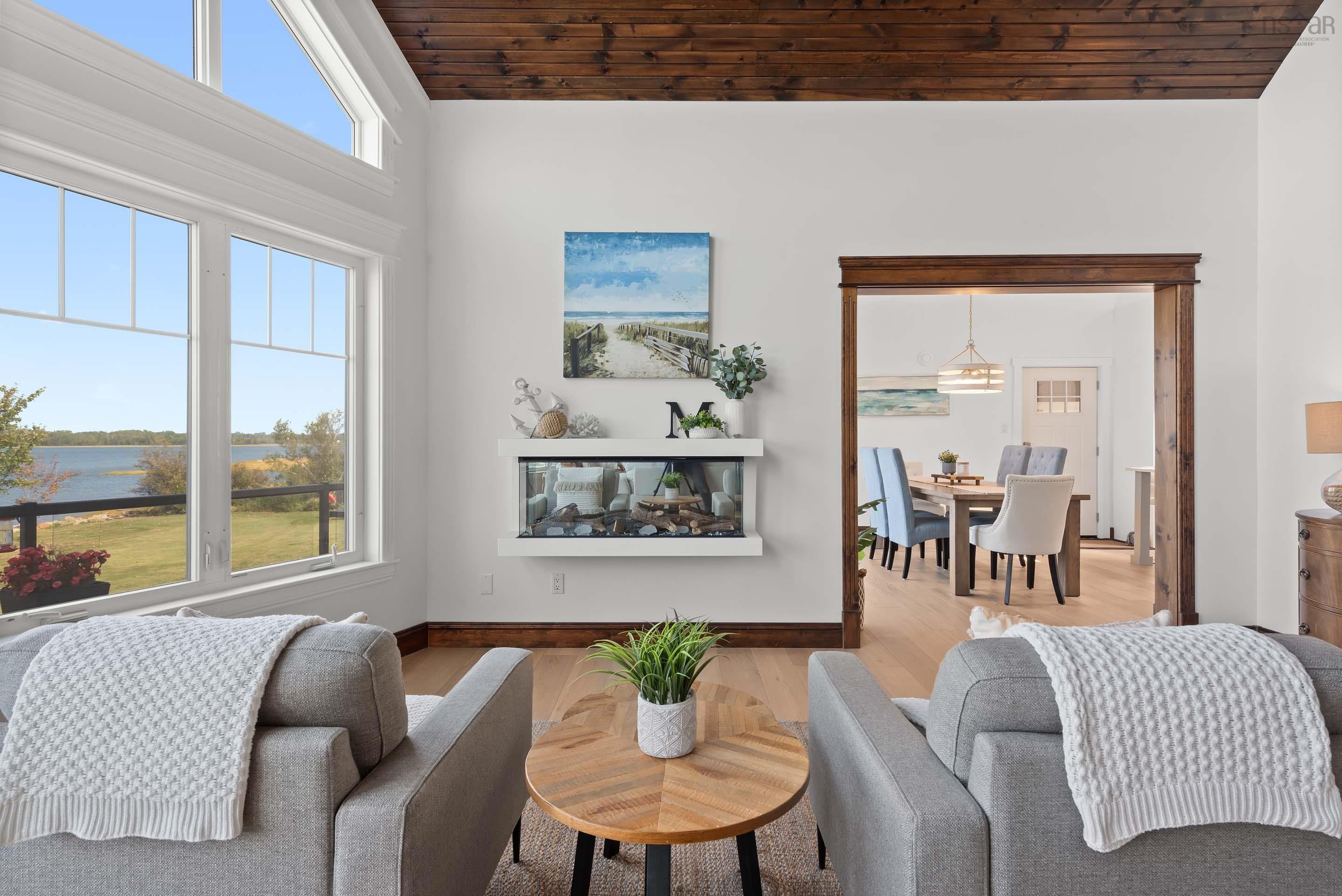 $1,095,000.00: 13573 Highway 6, Wallace Bridge