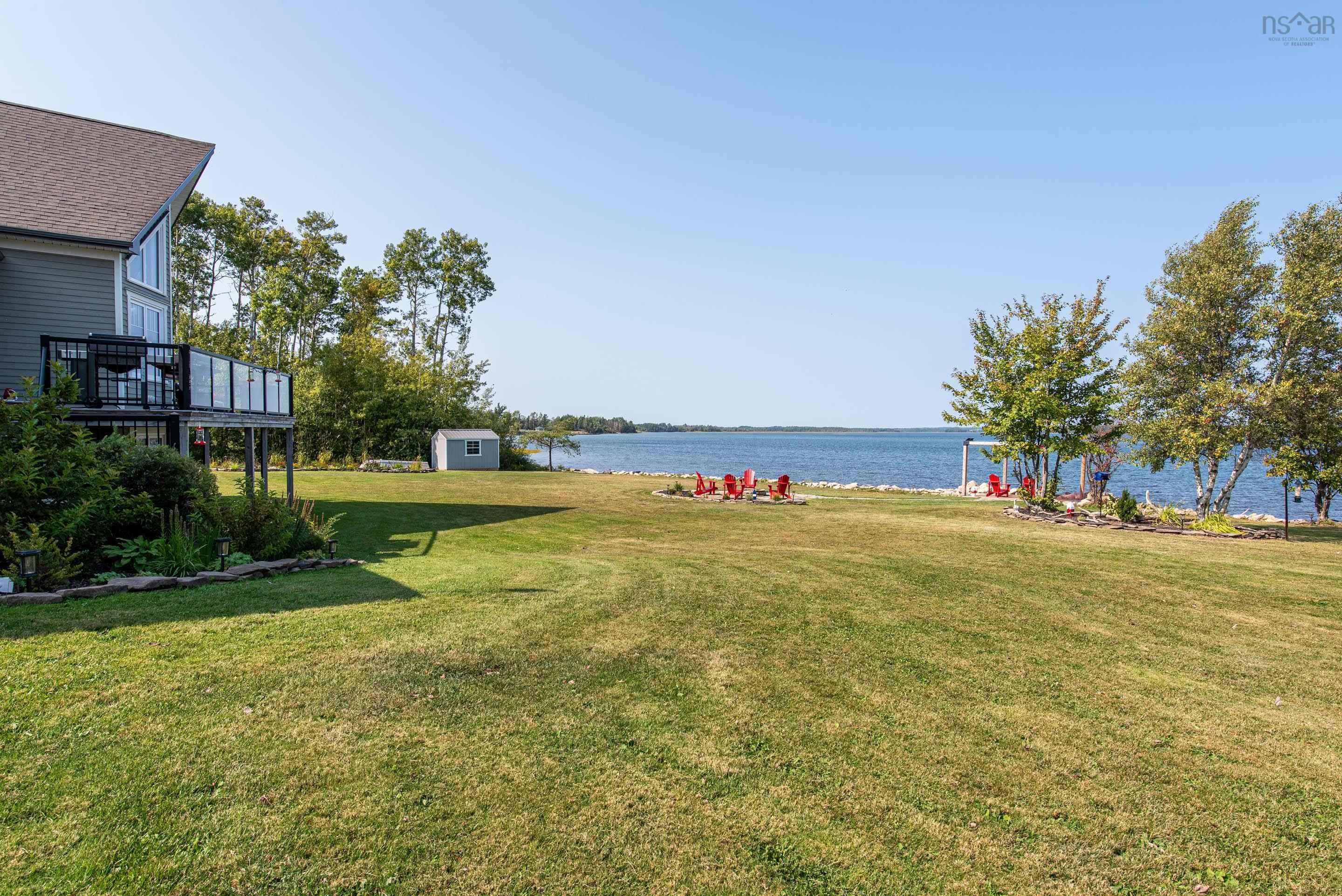 $1,095,000.00: 13573 Highway 6, Wallace Bridge