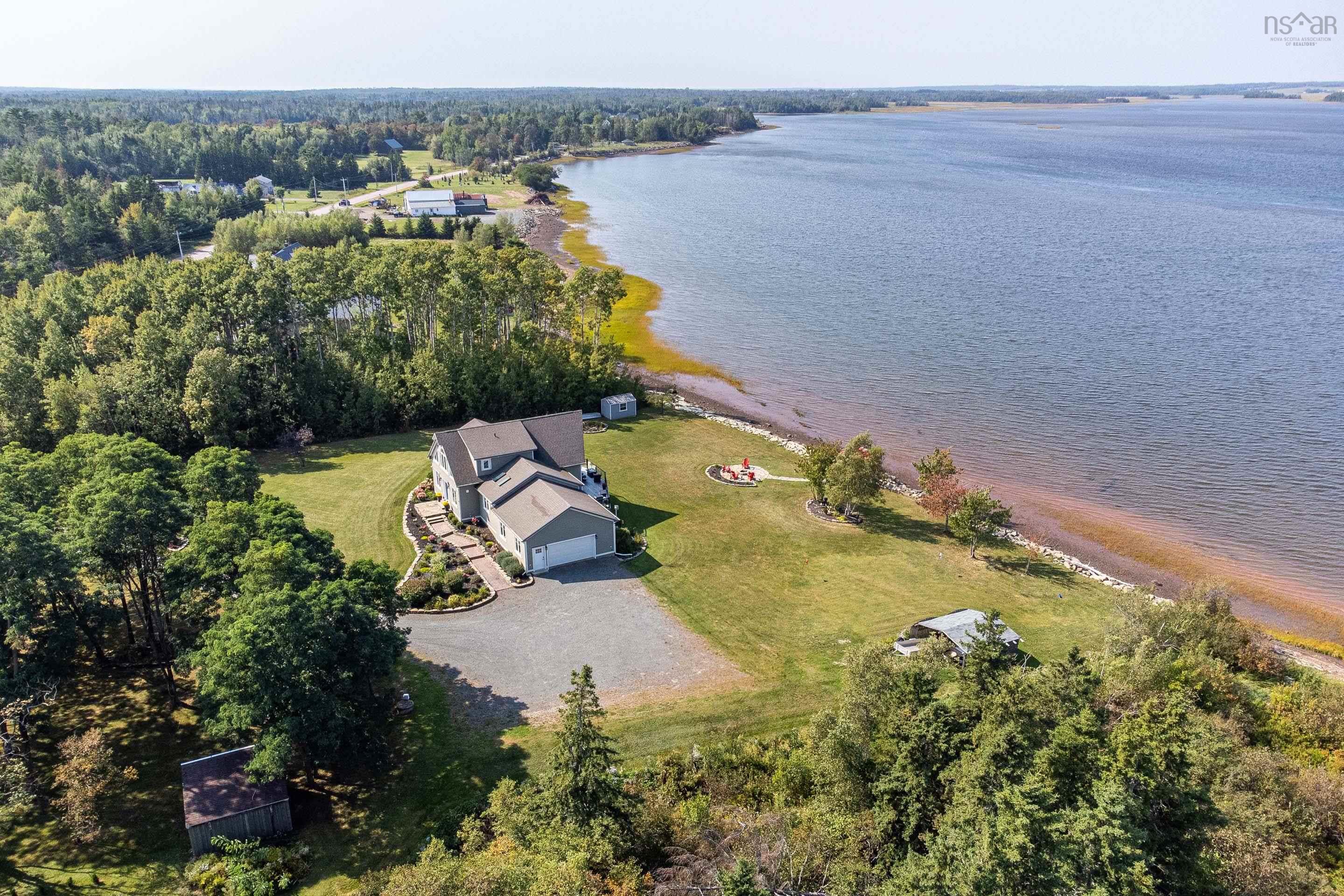 $1,095,000.00: 13573 Highway 6, Wallace Bridge