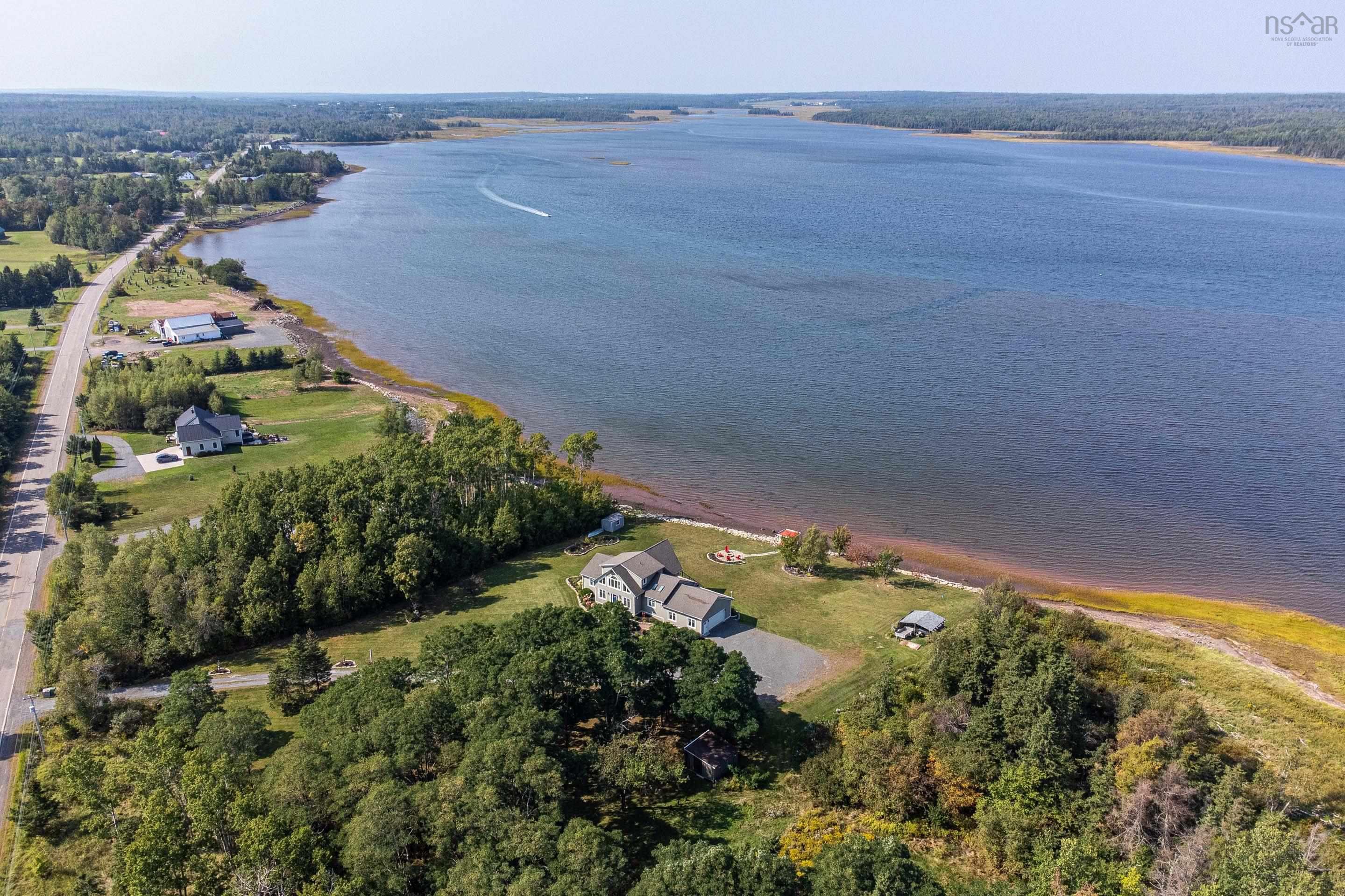 $1,095,000.00: 13573 Highway 6, Wallace Bridge