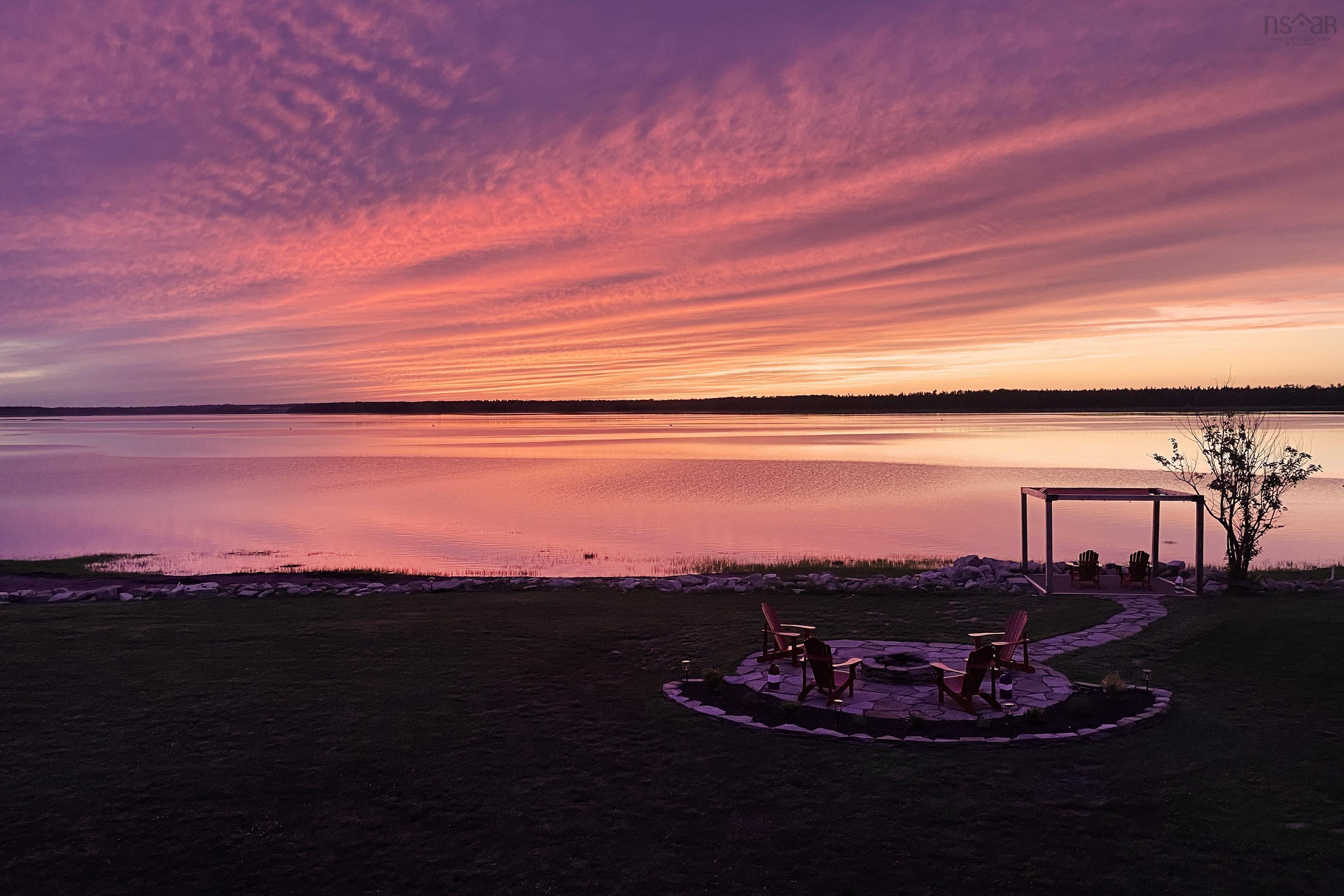 $1,095,000.00: 13573 Highway 6, Wallace Bridge