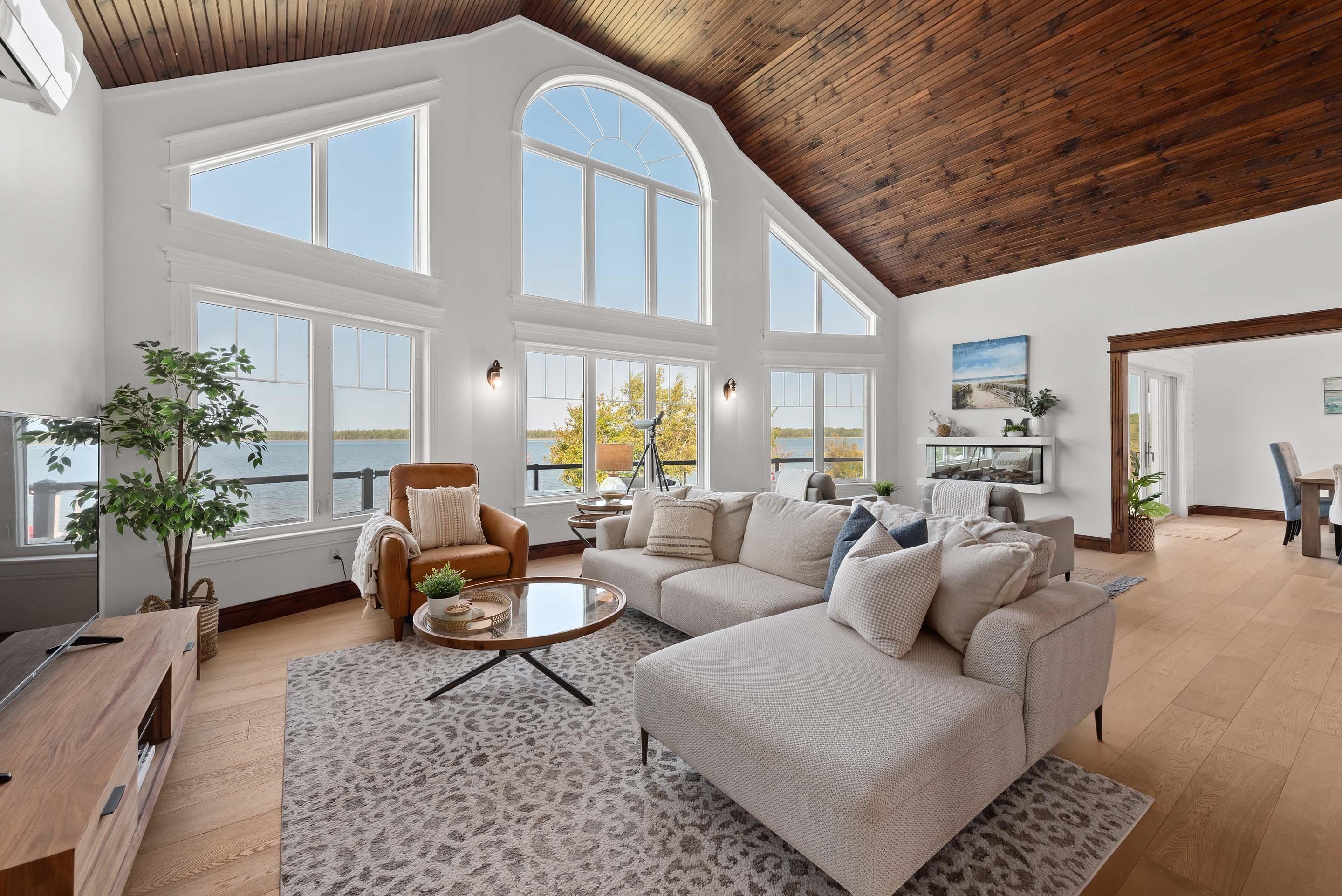 $1,095,000.00: 13573 Highway 6, Wallace Bridge