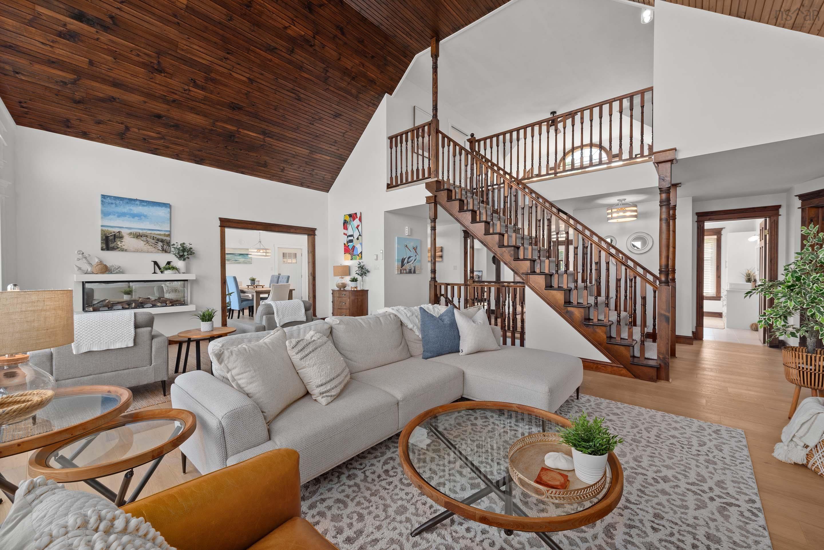 $1,095,000.00: 13573 Highway 6, Wallace Bridge