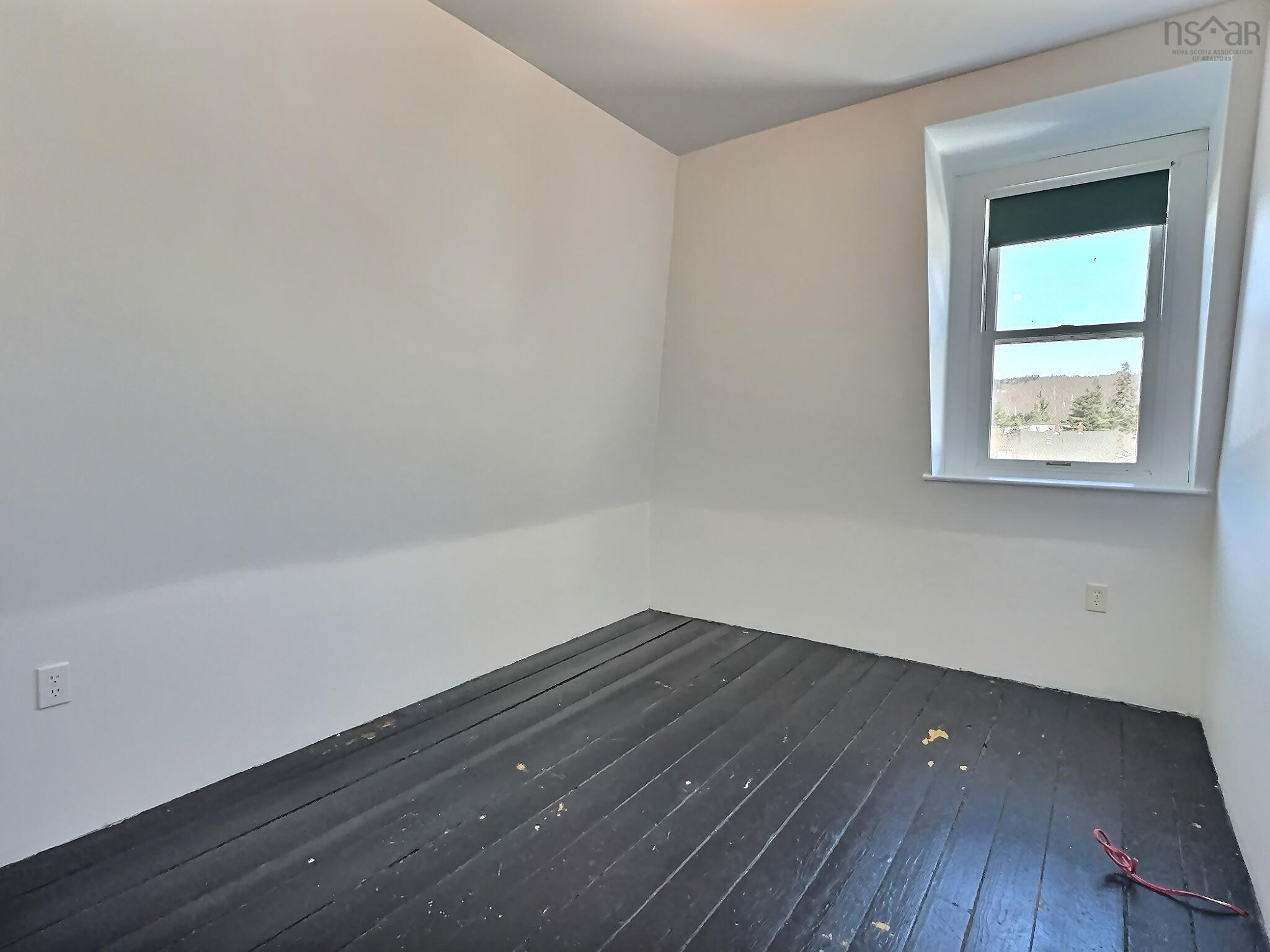 $279,900.00: 14 High Street, Londonderry