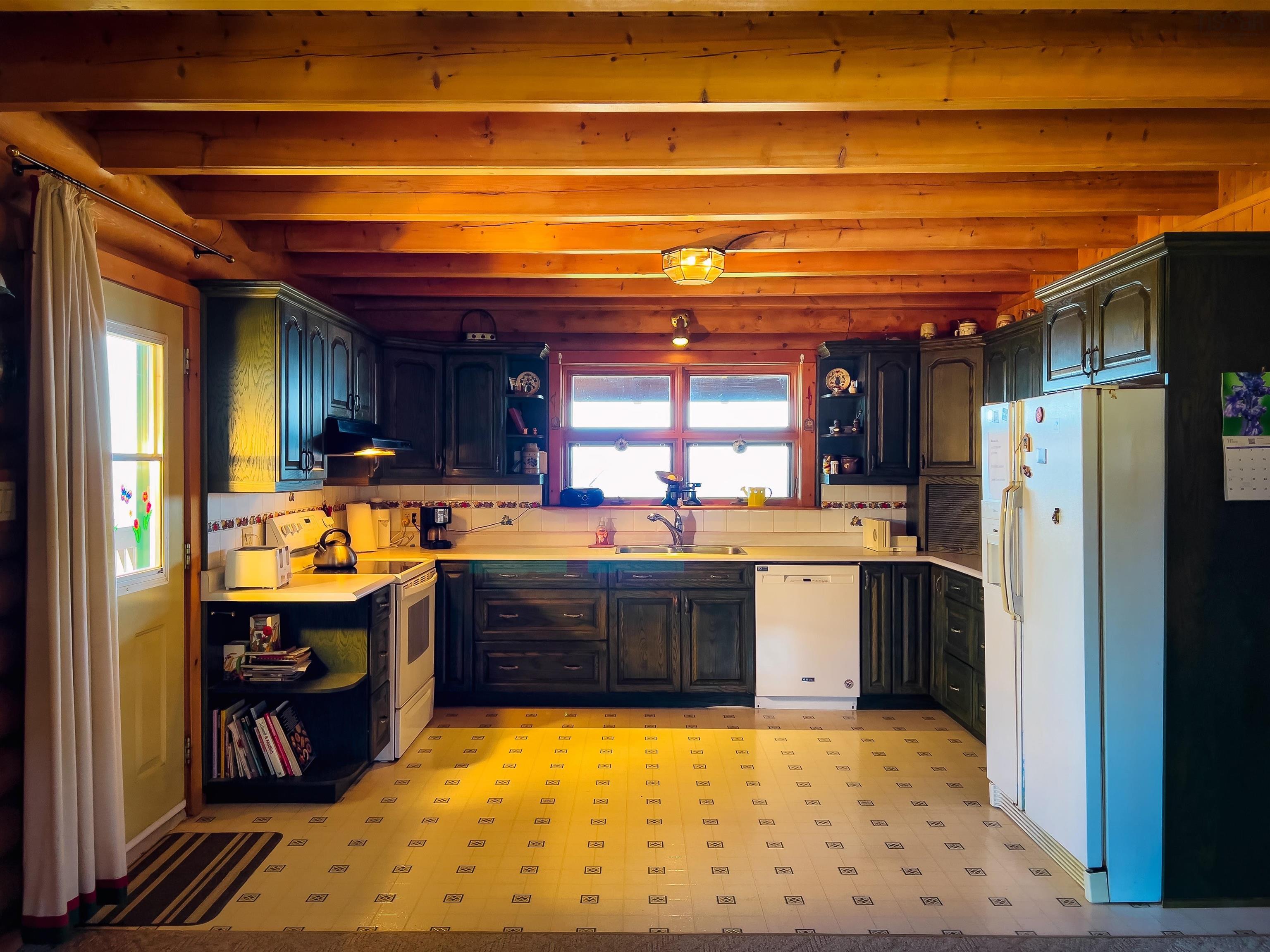 $649,000.00: 165 Diana Mountain Rd., The Points West Bay