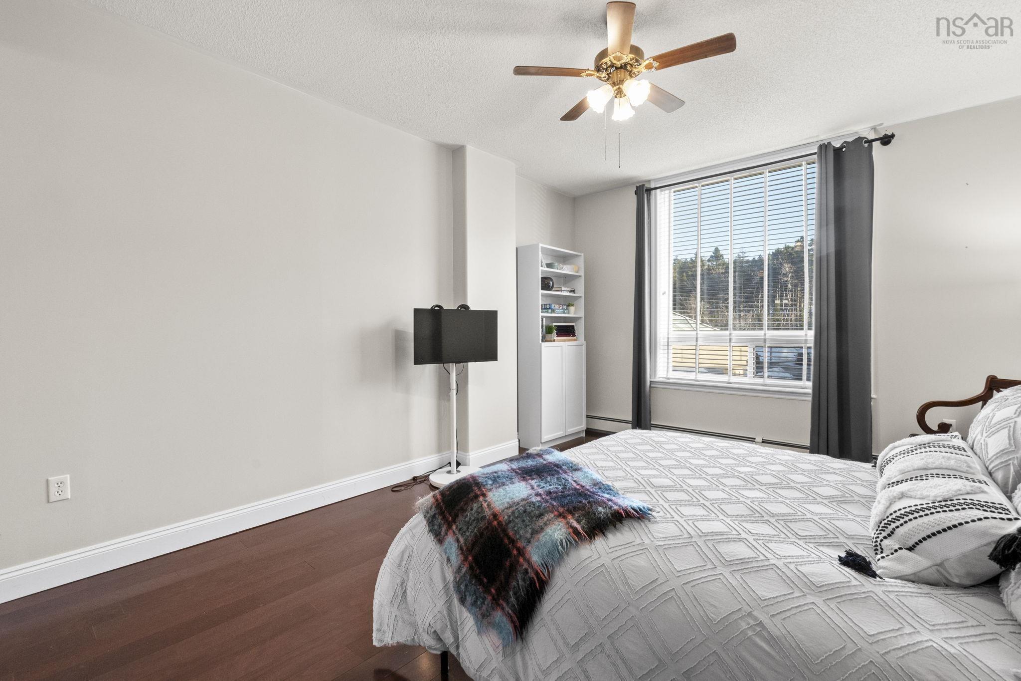 $479,000.00: 213 10 Regency Park Drive, Halifax