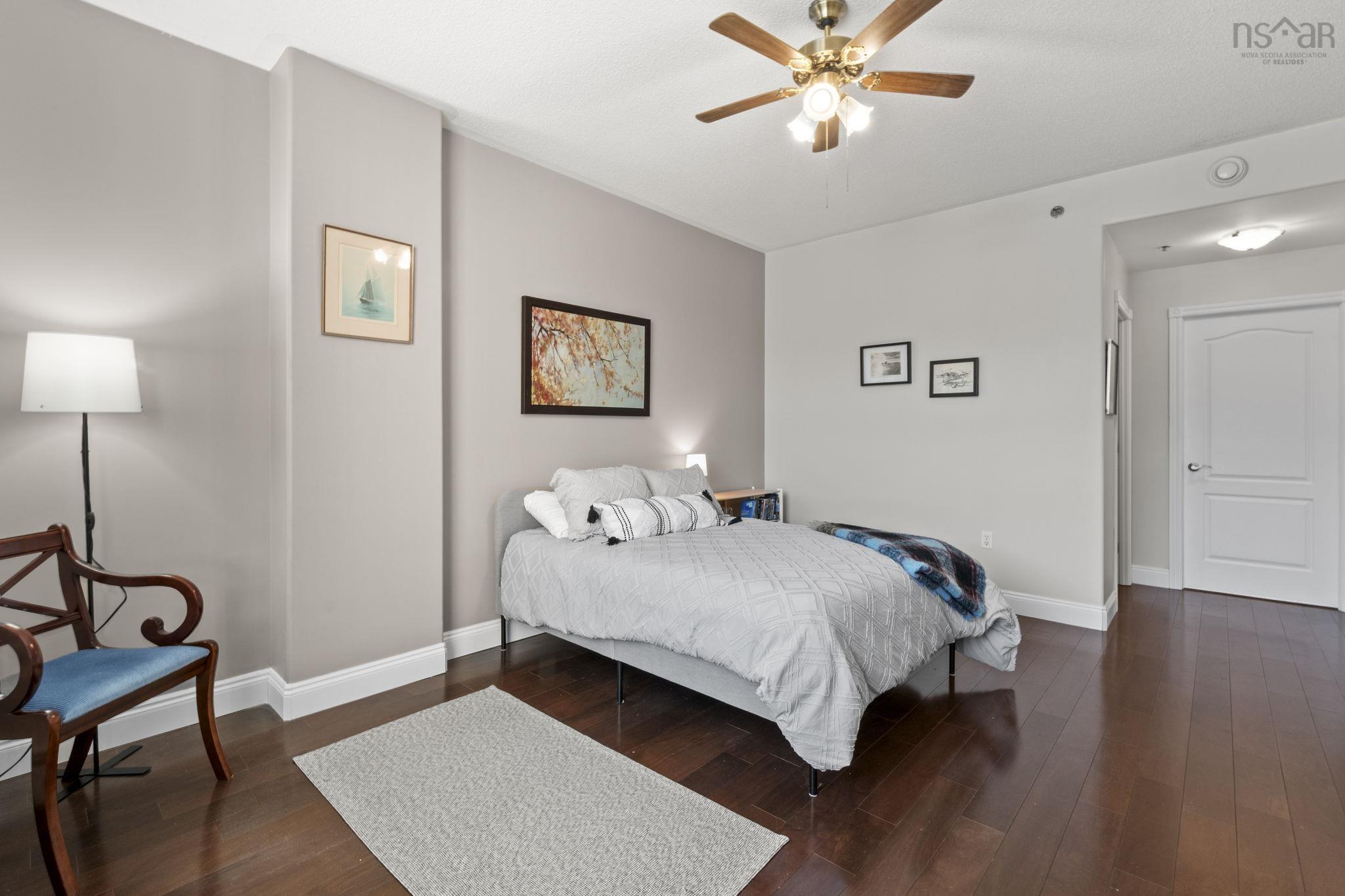 $479,000.00: 213 10 Regency Park Drive, Halifax