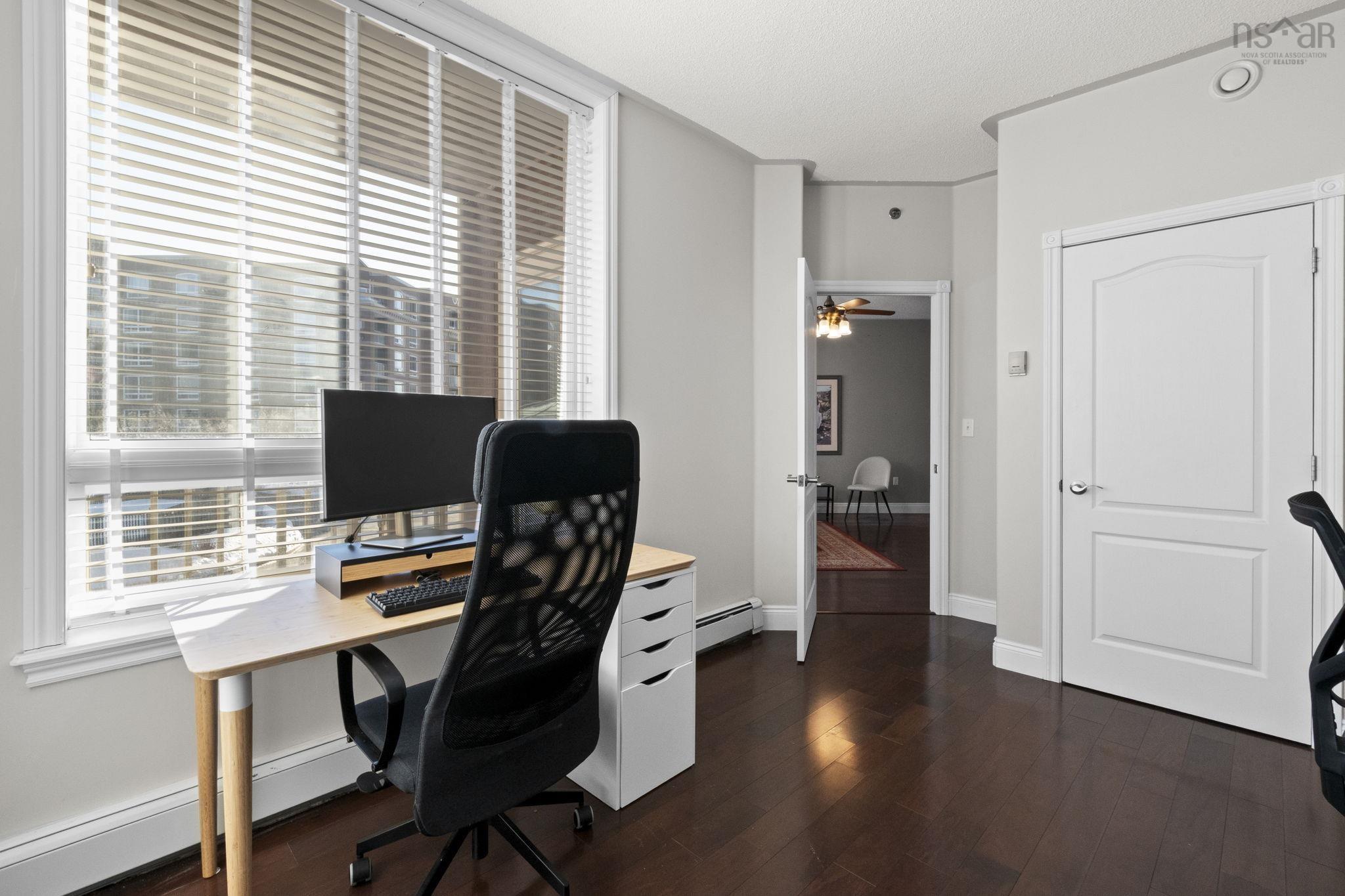 $479,000.00: 213 10 Regency Park Drive, Halifax