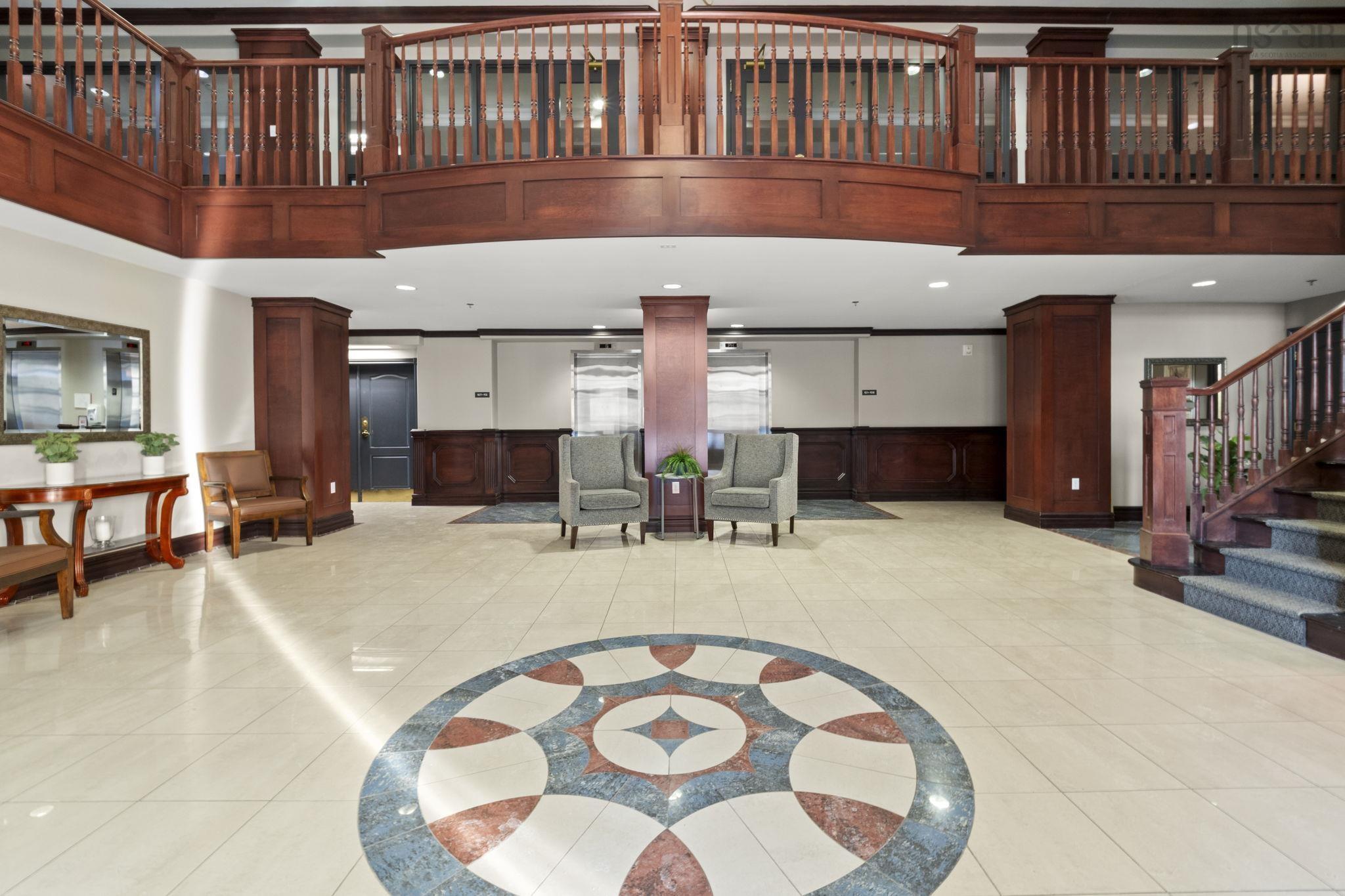 $479,000.00: 213 10 Regency Park Drive, Halifax