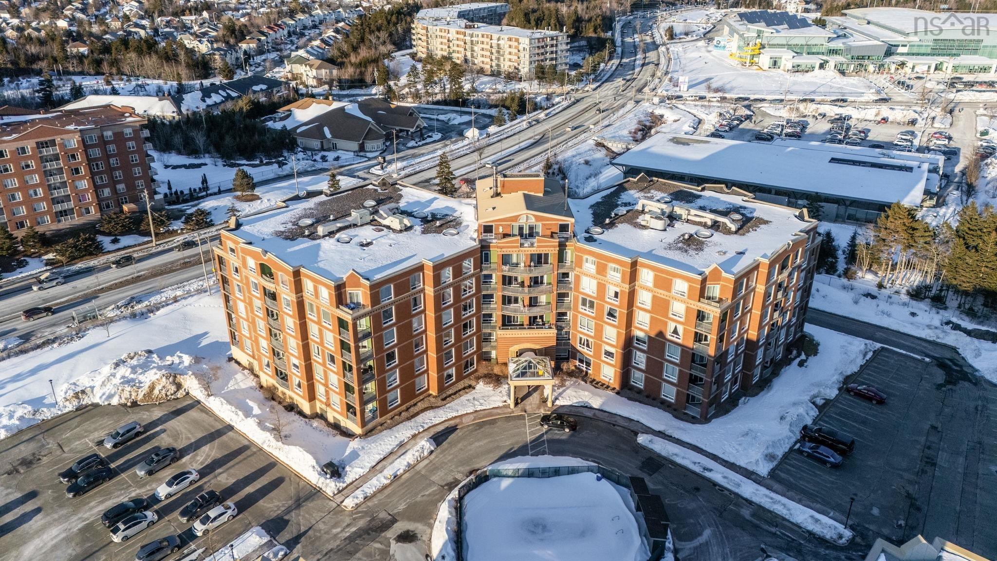 $479,000.00: 213 10 Regency Park Drive, Halifax