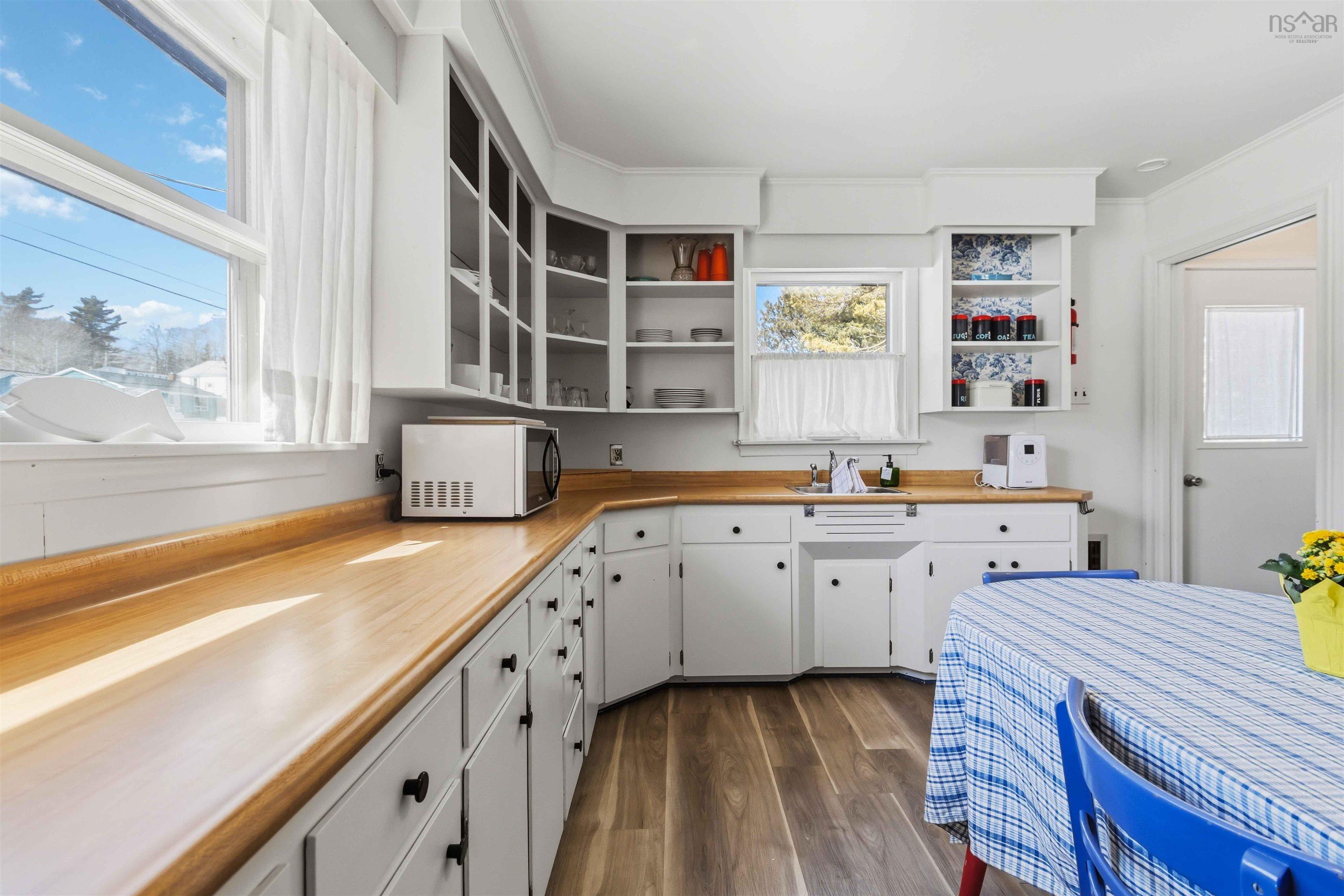 $425,000.00: 1915 Highway 331, Pleasantville