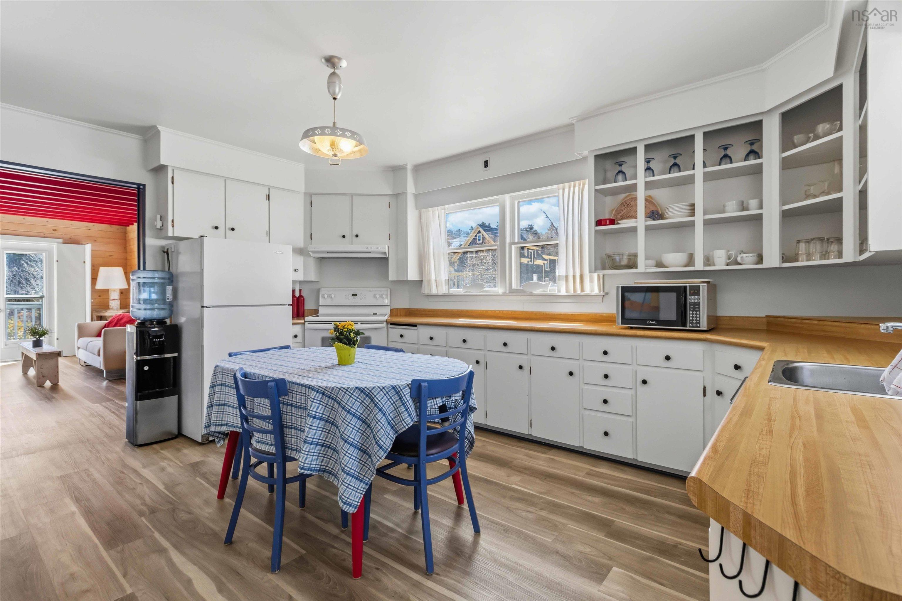 $439,900.00: 1915 Highway 331, Pleasantville