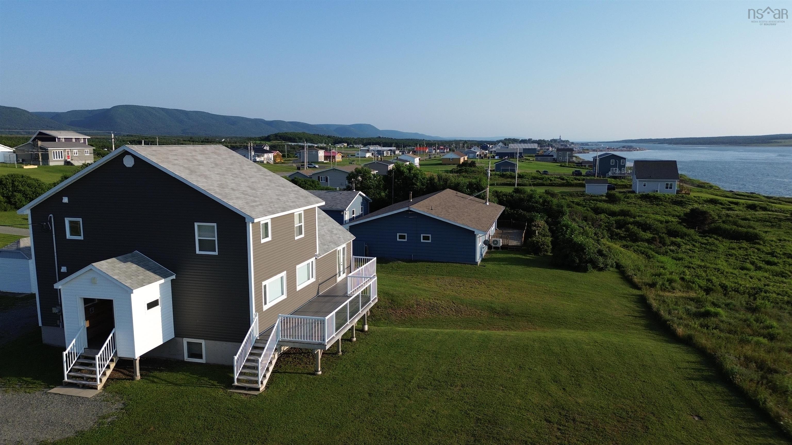 $499,900.00: 15715 Cabot Trail, Chéticamp