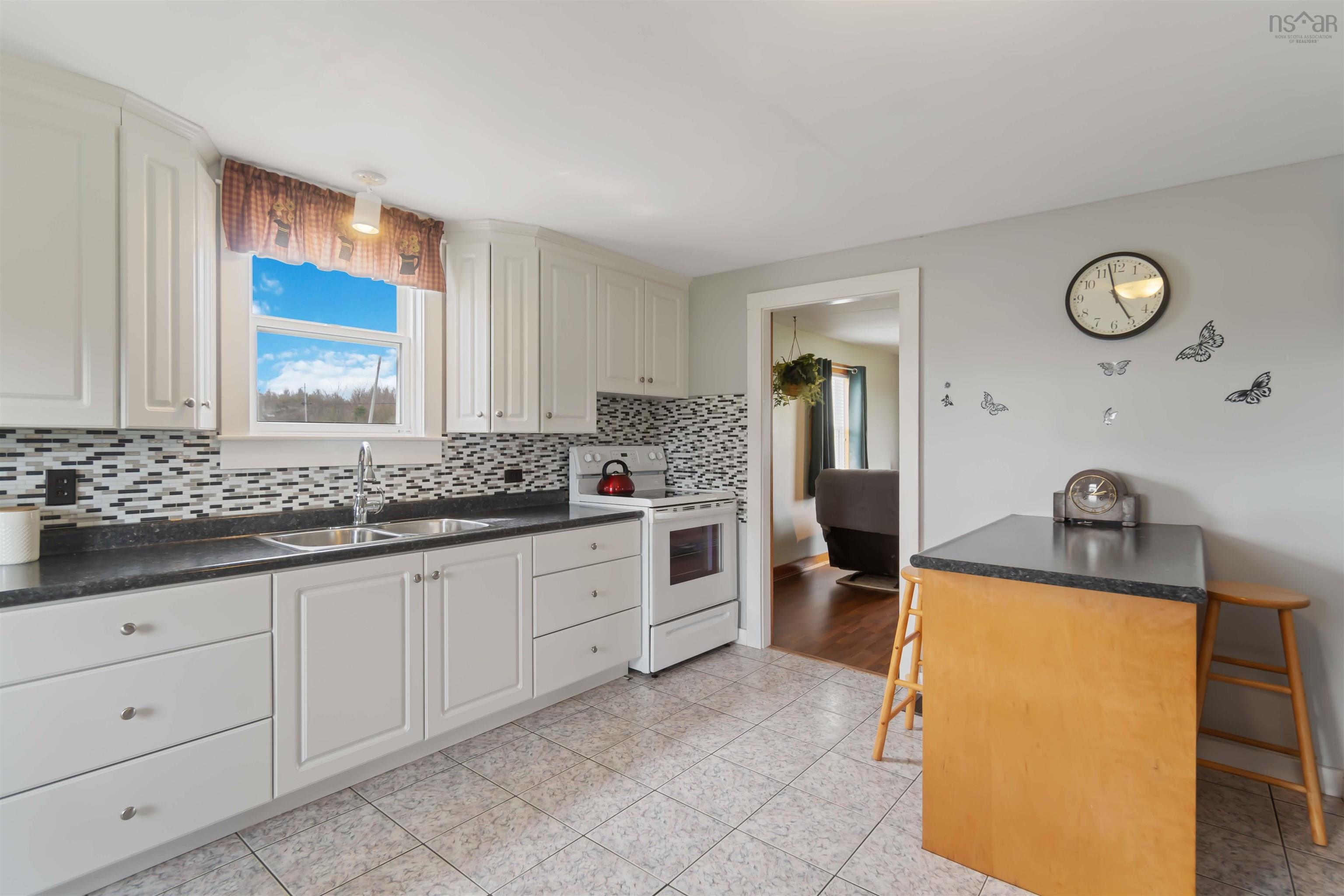 $229,999.00: 6228 Highway 101, Ashmore