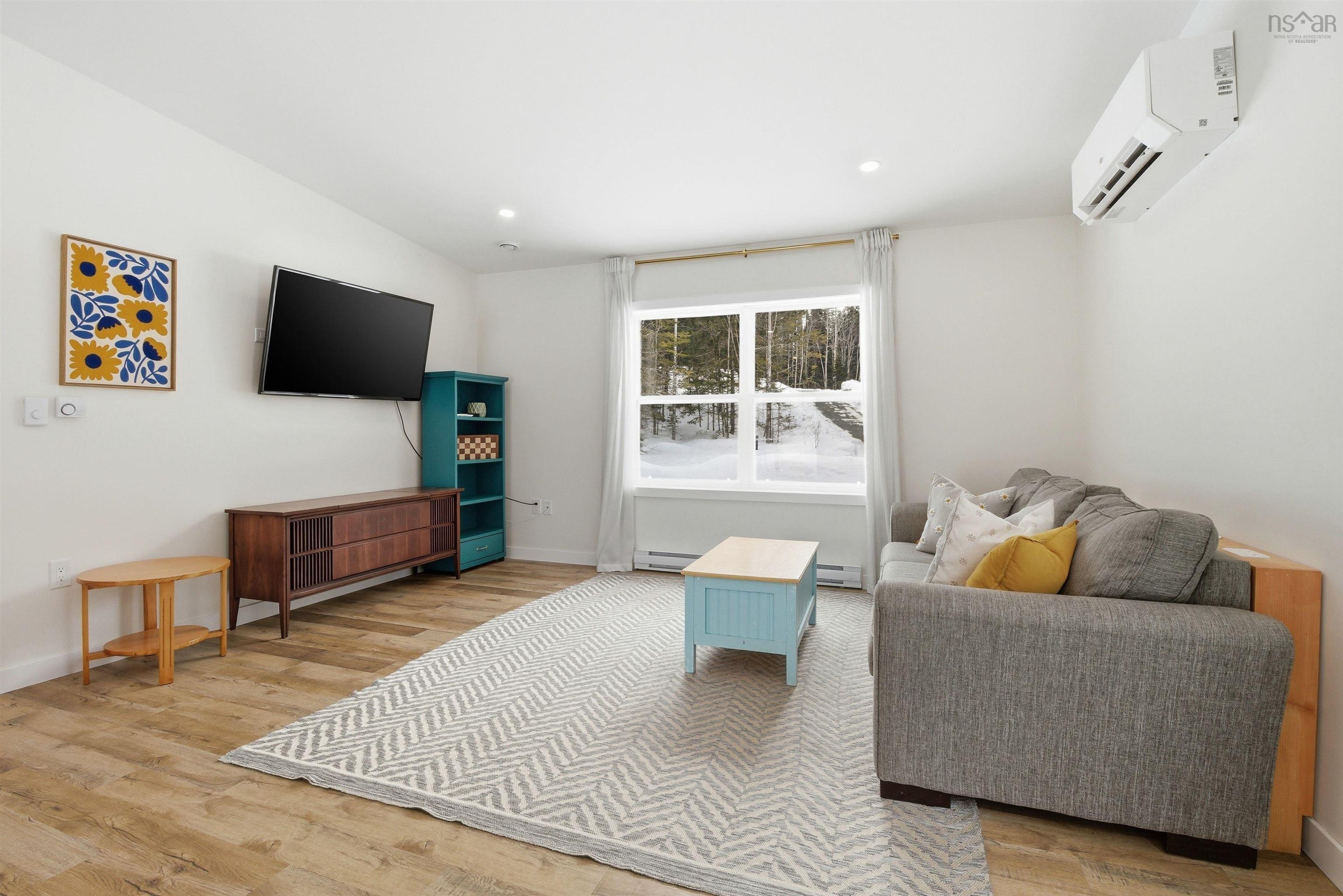 $519,900.00: 195 Middle Lake South Road, Vaughan