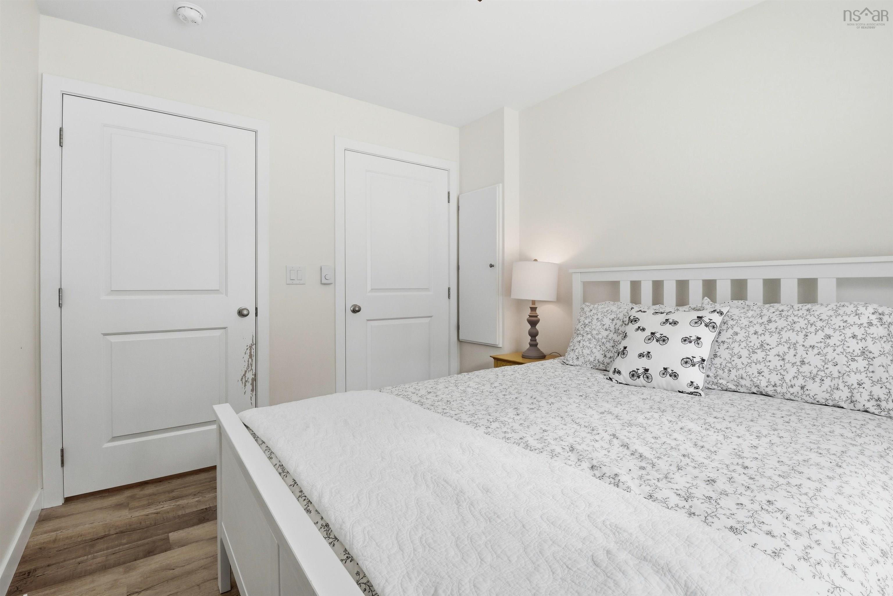 $519,900.00: 195 Middle Lake South Road, Vaughan