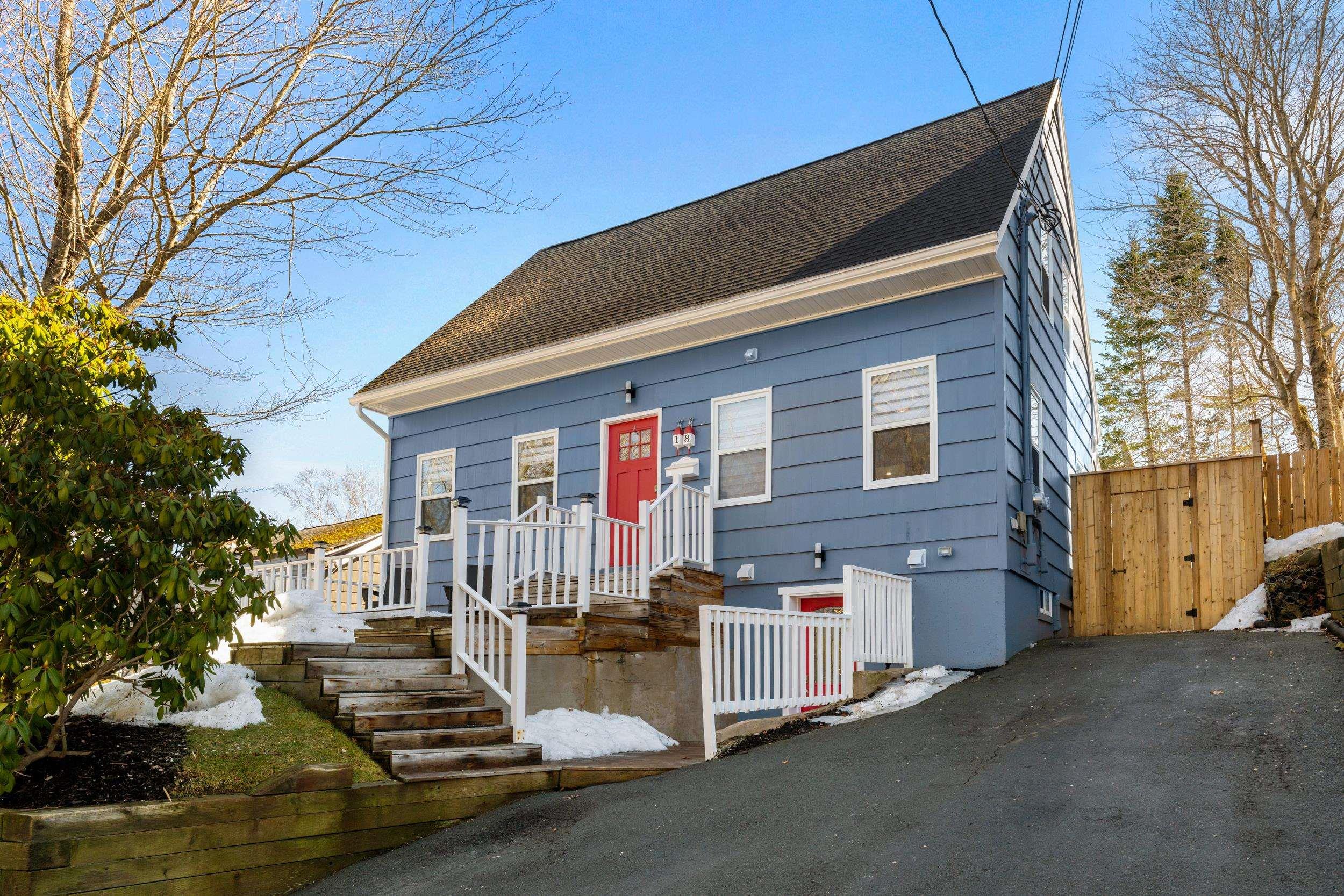 $775,000.00: 18 Forest Hill Drive, Halifax