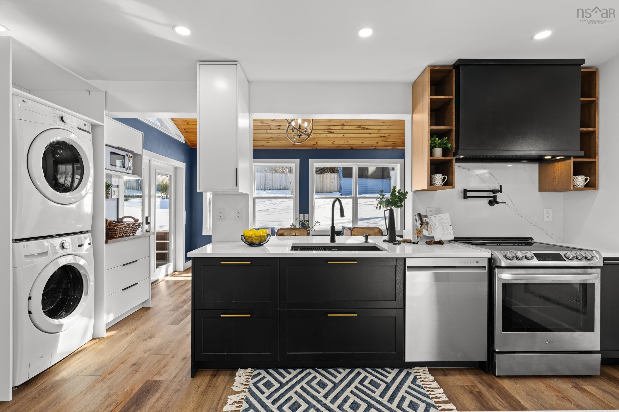 $775,000.00: 18 Forest Hill Drive, Halifax