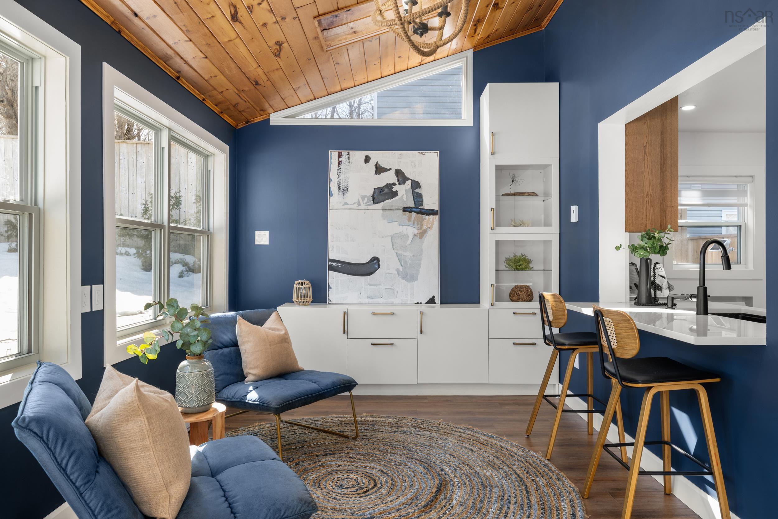 $775,000.00: 18 Forest Hill Drive, Halifax