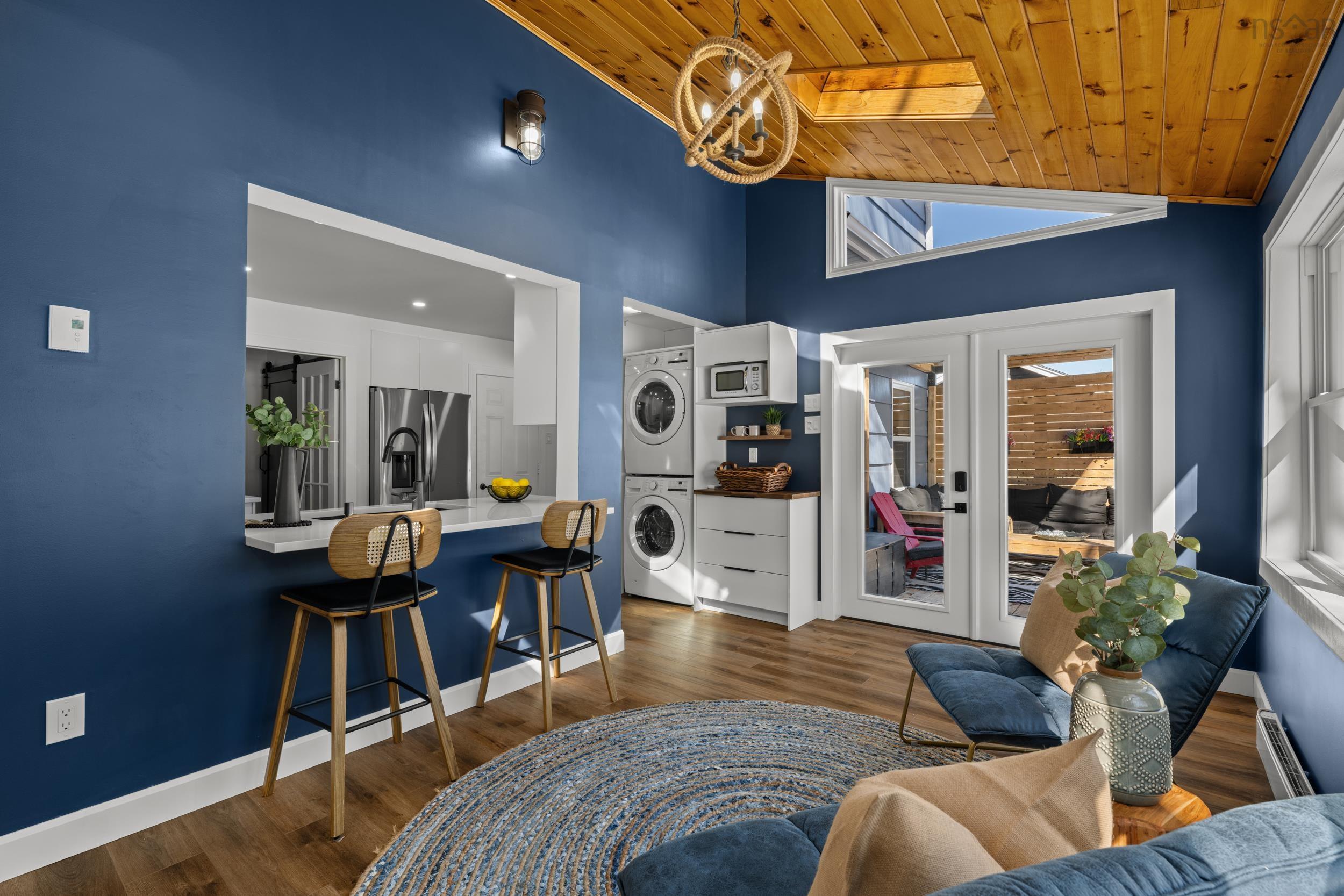 $775,000.00: 18 Forest Hill Drive, Halifax