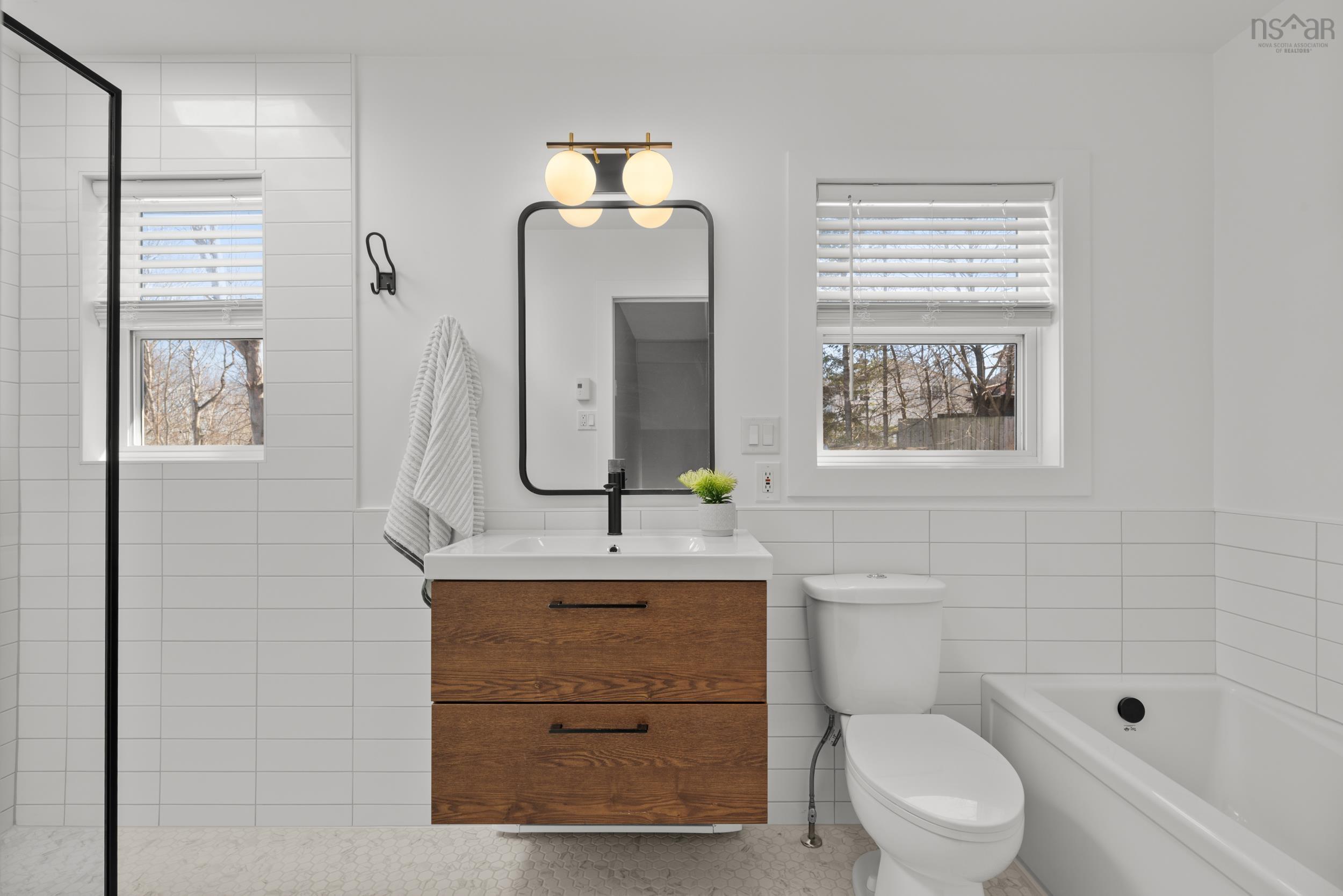 $775,000.00: 18 Forest Hill Drive, Halifax