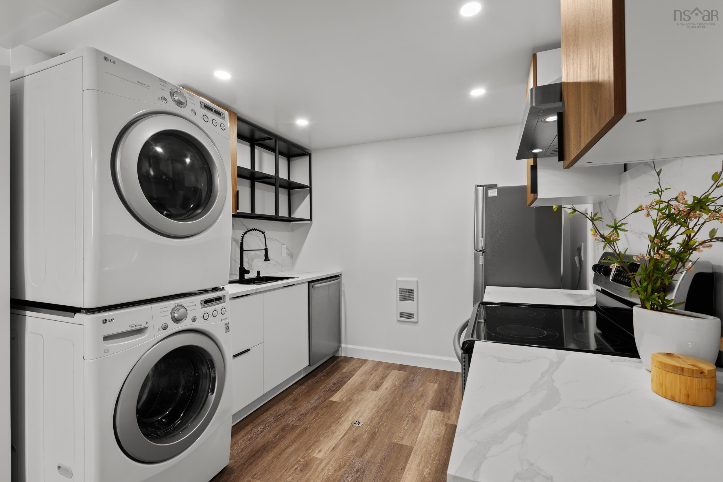 $775,000.00: 18 Forest Hill Drive, Halifax