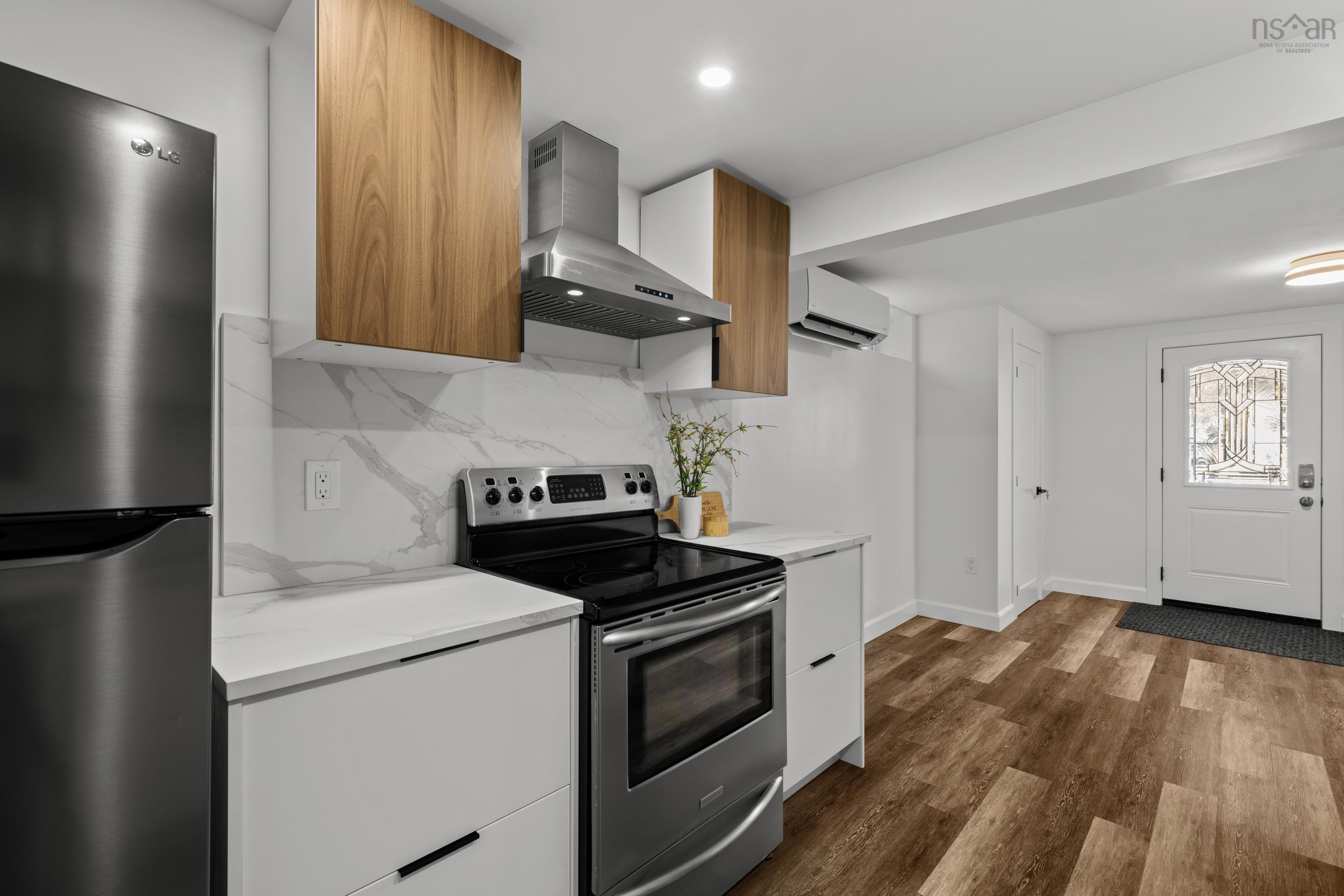 $775,000.00: 18 Forest Hill Drive, Halifax