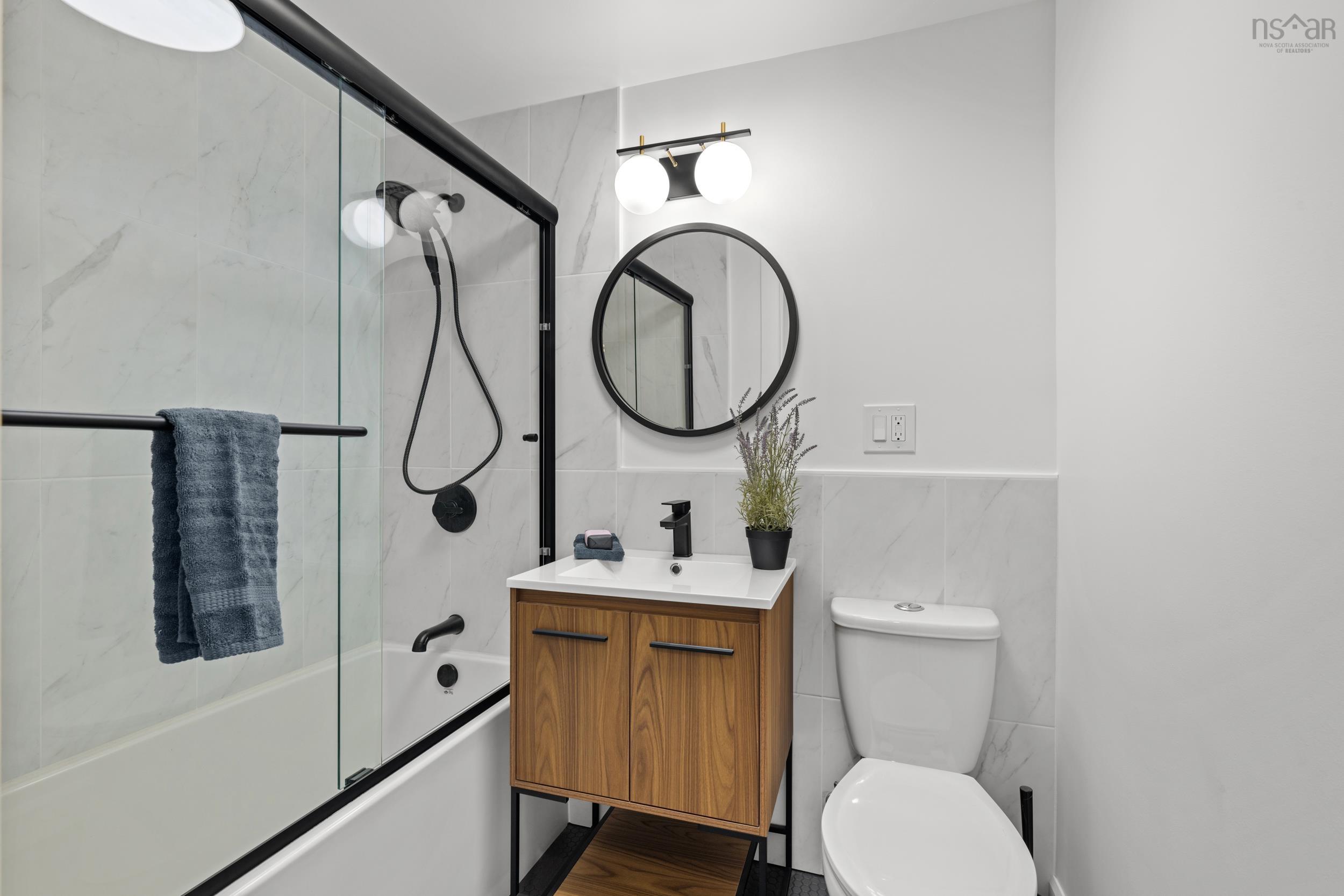 $775,000.00: 18 Forest Hill Drive, Halifax