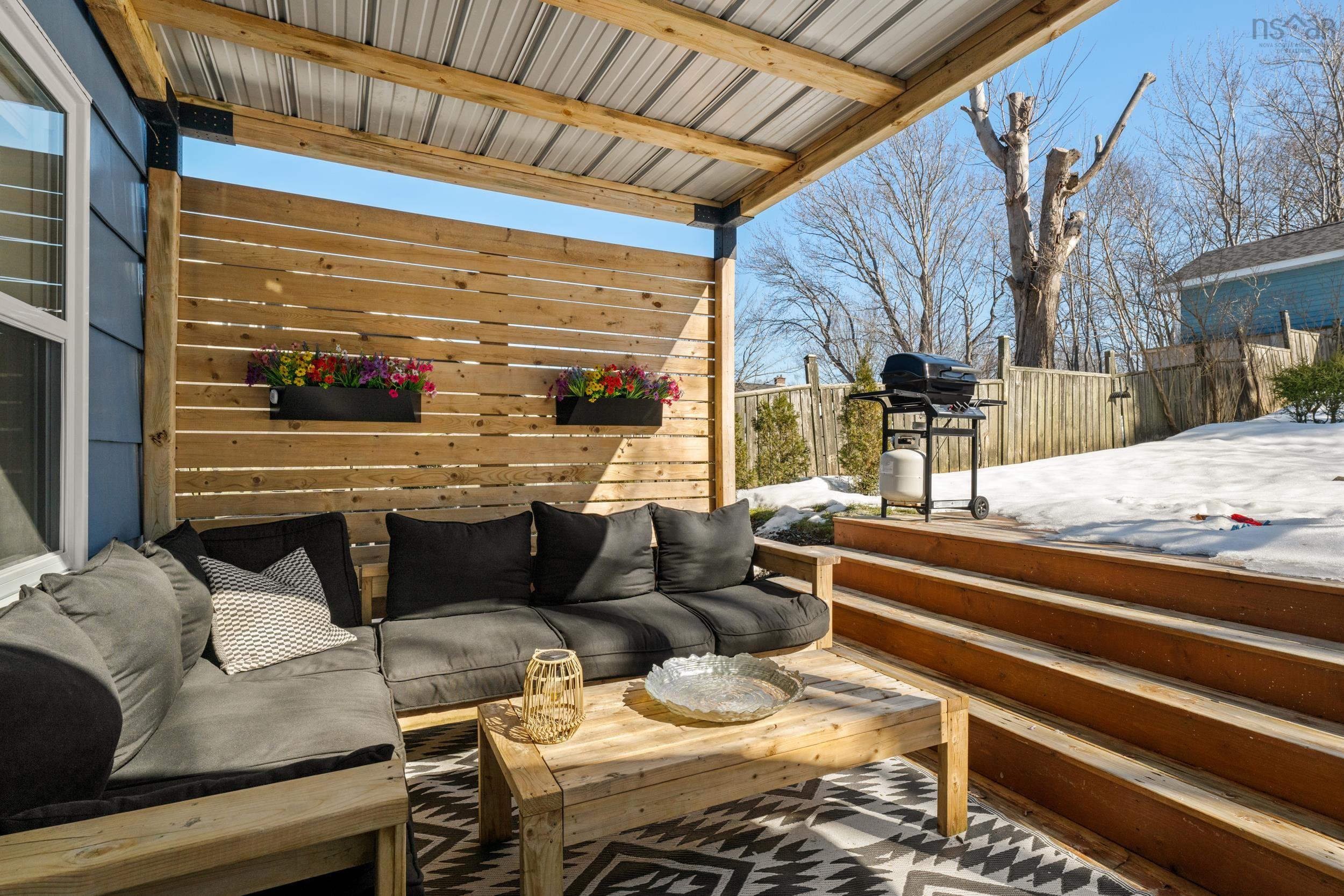 $775,000.00: 18 Forest Hill Drive, Halifax