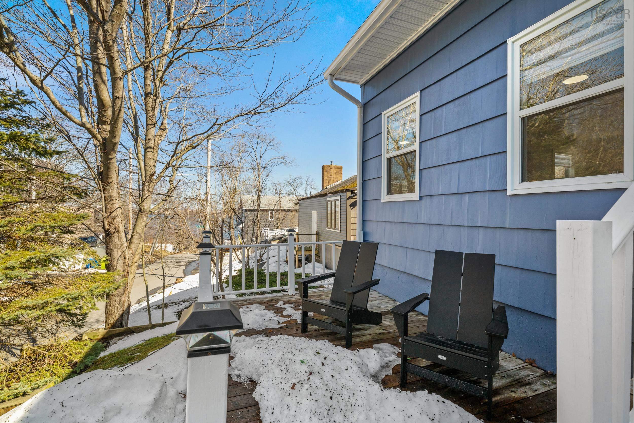 $775,000.00: 18 Forest Hill Drive, Halifax