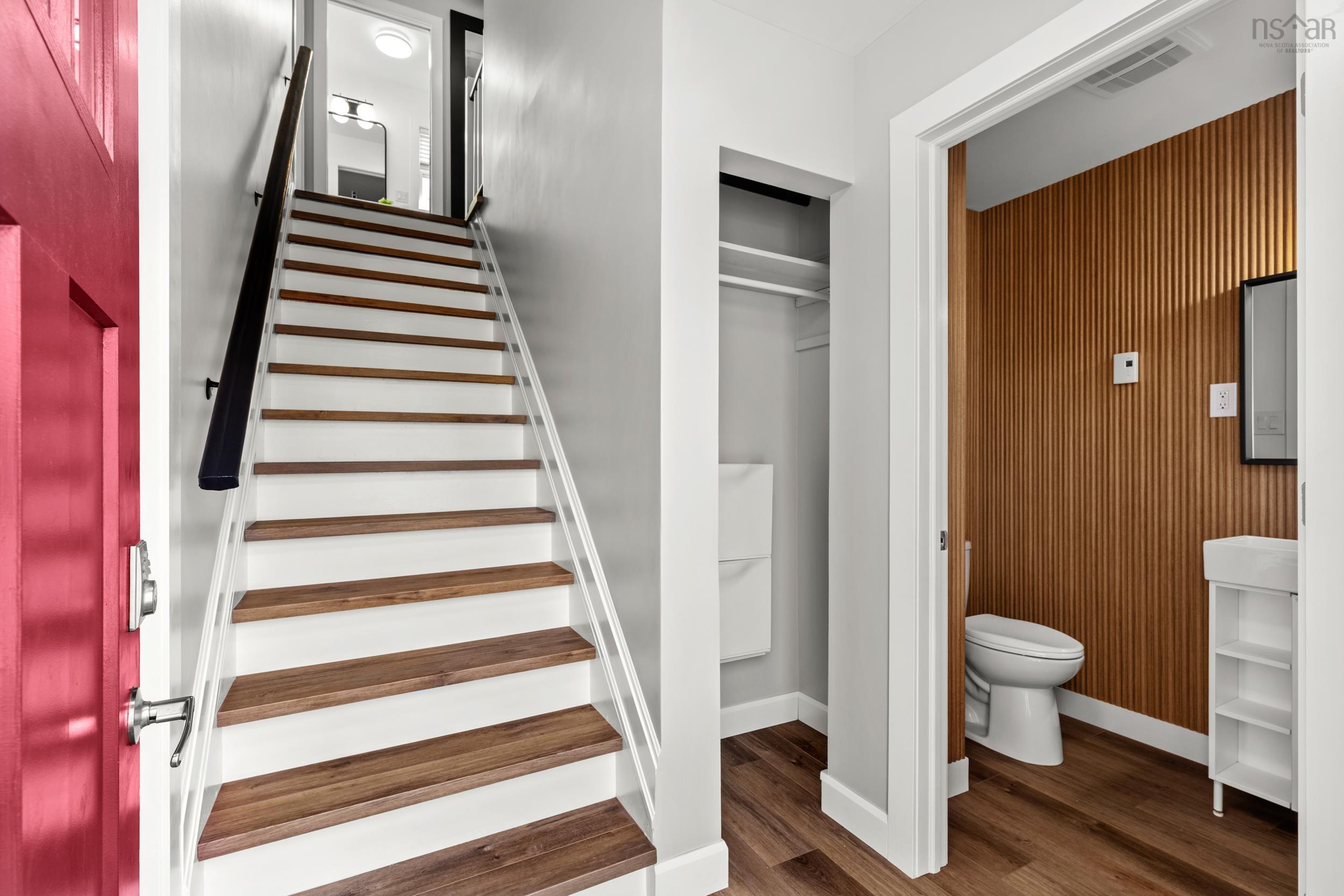 $775,000.00: 18 Forest Hill Drive, Halifax