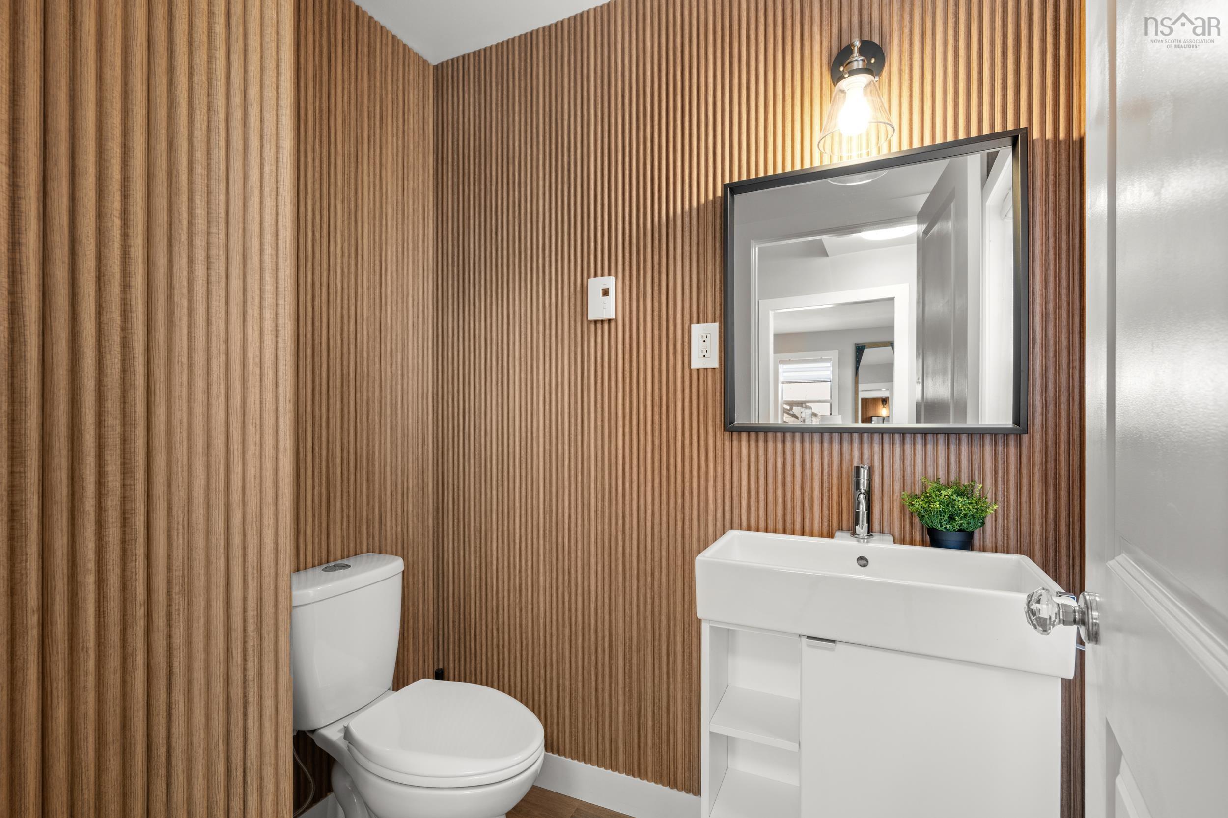 $775,000.00: 18 Forest Hill Drive, Halifax