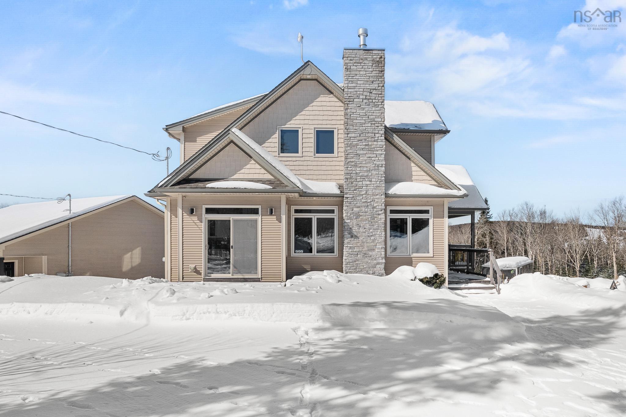 $975,000.00: 999 Hilltop Road, Sutherland Lake